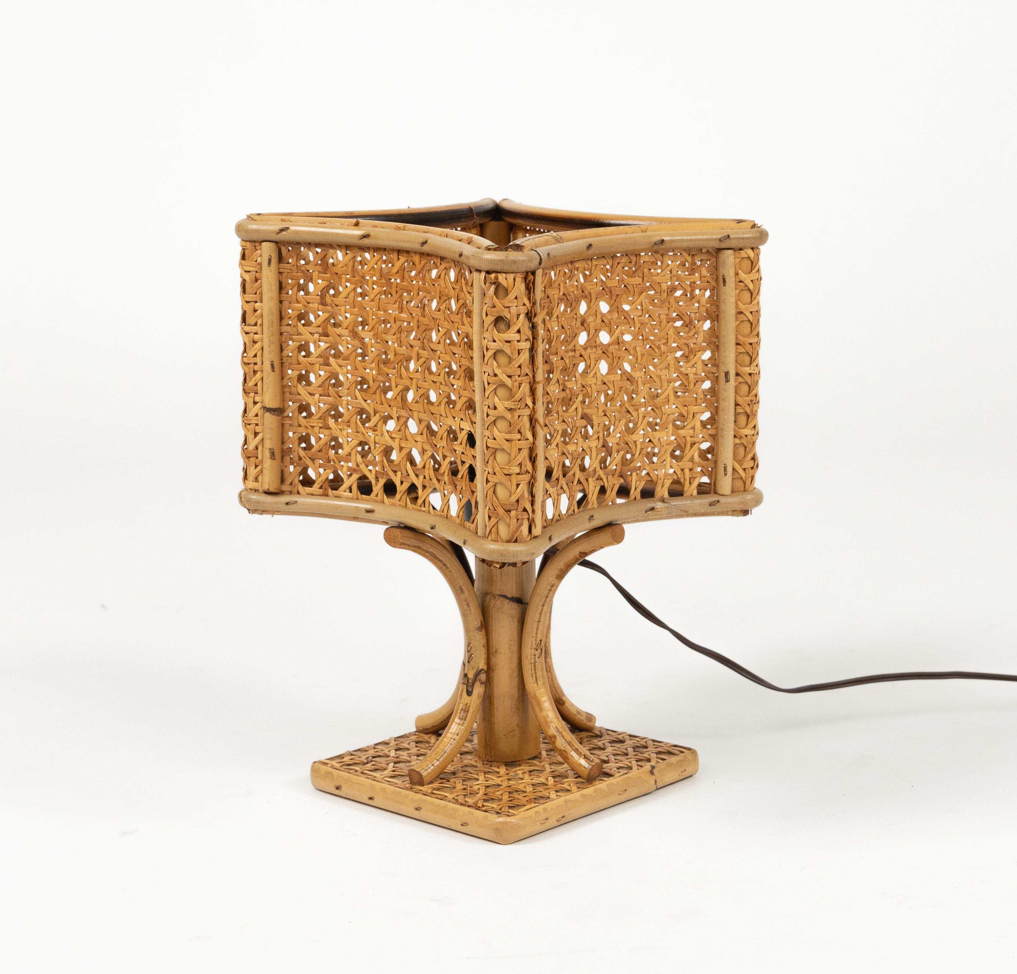 Midcentury Rattan and Wicker Pair of Table Lamps Louis Sognot Style, Italy 1960s For Sale 2