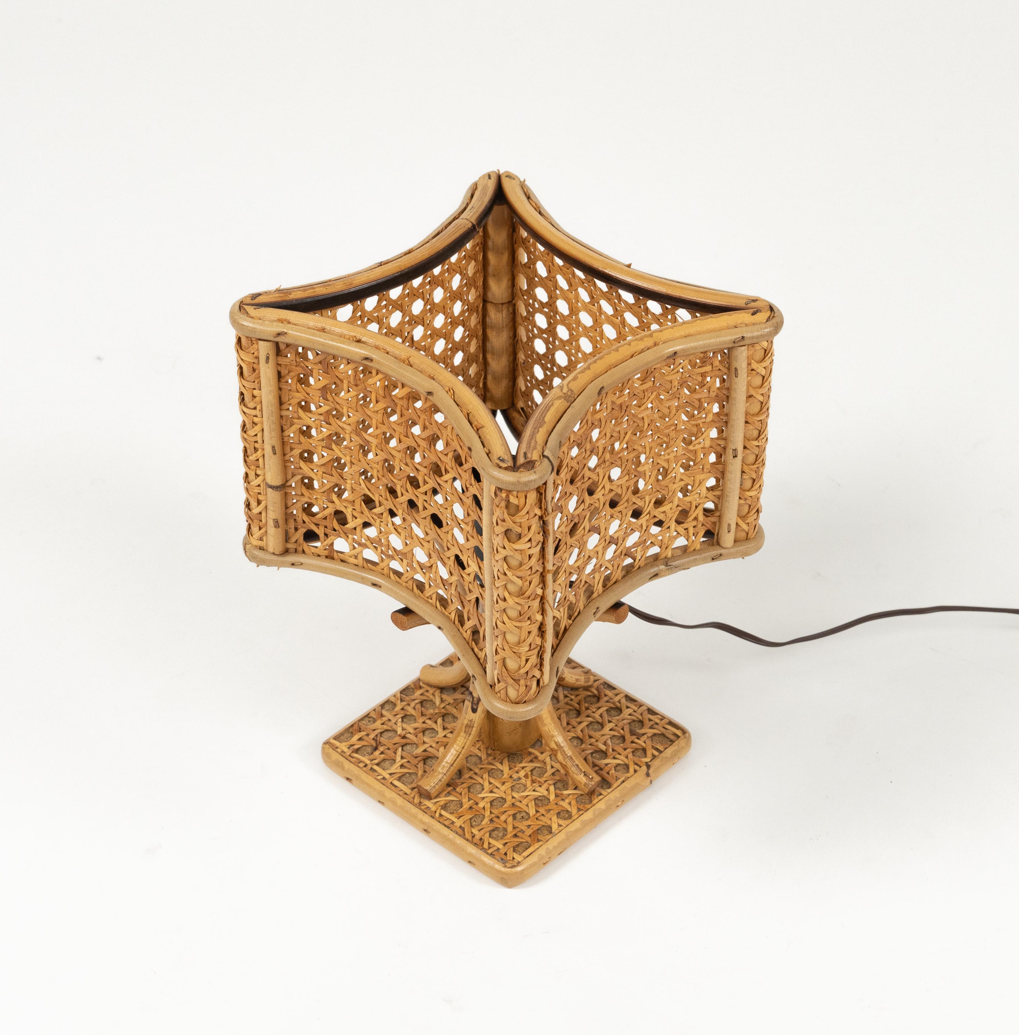 Midcentury Rattan and Wicker Pair of Table Lamps Louis Sognot Style, Italy 1960s For Sale 1