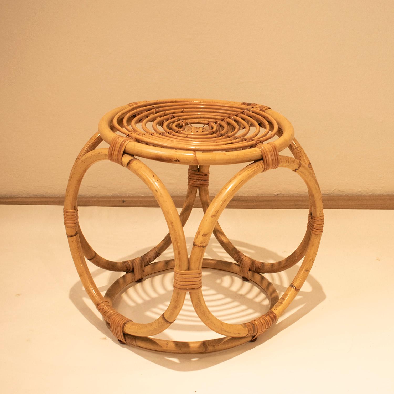 Rattan und Korbgeflecht Runder Hocker aus der Mitte des Jahrhunderts, Spanien, 1970er Jahre im Zustand „Gut“ im Angebot in Barcelona, Cataluna