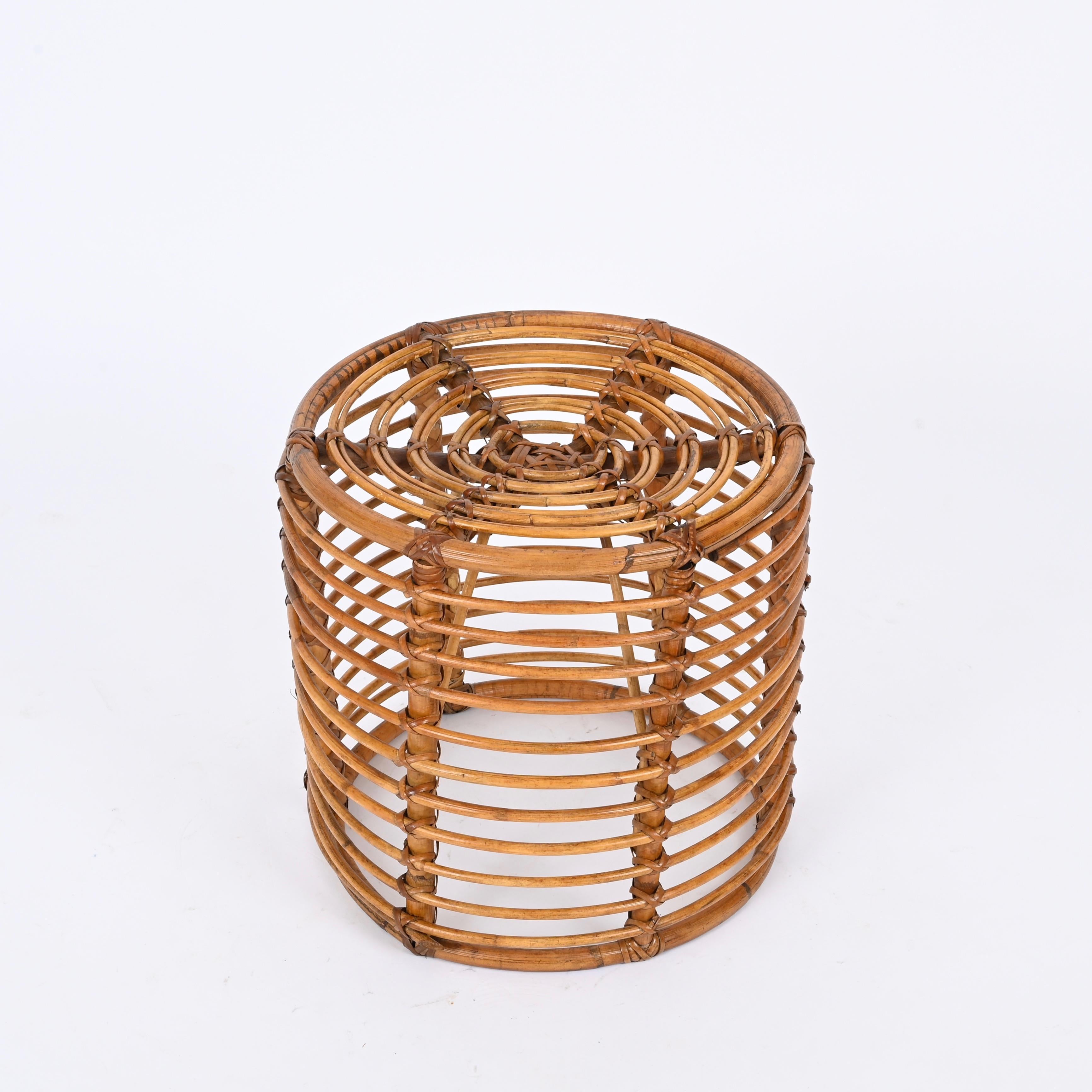 Runder Hocker aus Rattan und Korbweide aus der Mitte des Jahrhunderts, Tito Agnoli, Italien, 1970er Jahre im Angebot 2