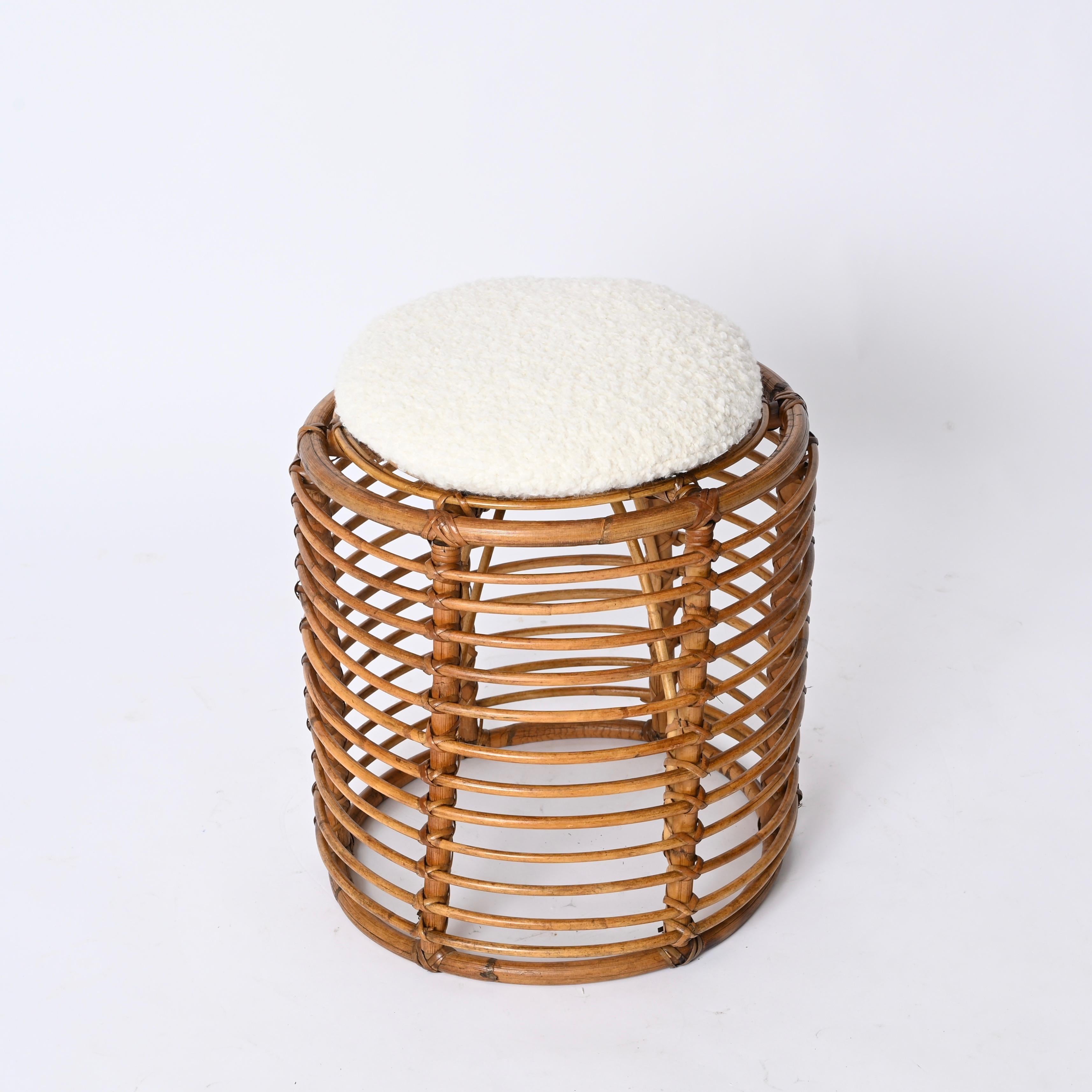 Runder Hocker aus Rattan und Korbweide aus der Mitte des Jahrhunderts, Tito Agnoli, Italien, 1970er Jahre (Moderne der Mitte des Jahrhunderts) im Angebot