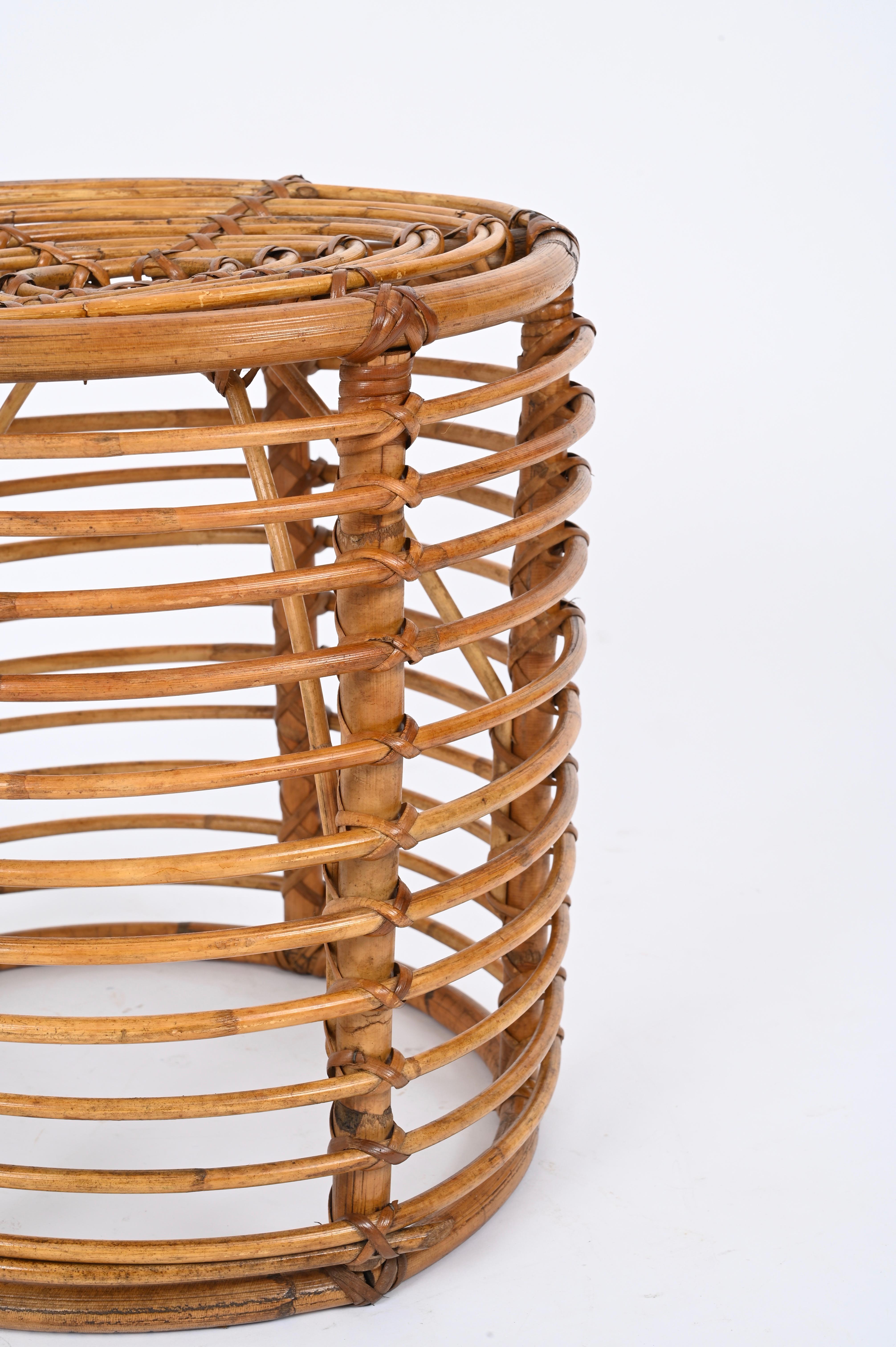 Runder Hocker aus Rattan und Korbweide aus der Mitte des Jahrhunderts, Tito Agnoli, Italien, 1970er Jahre im Zustand „Gut“ im Angebot in Roma, IT
