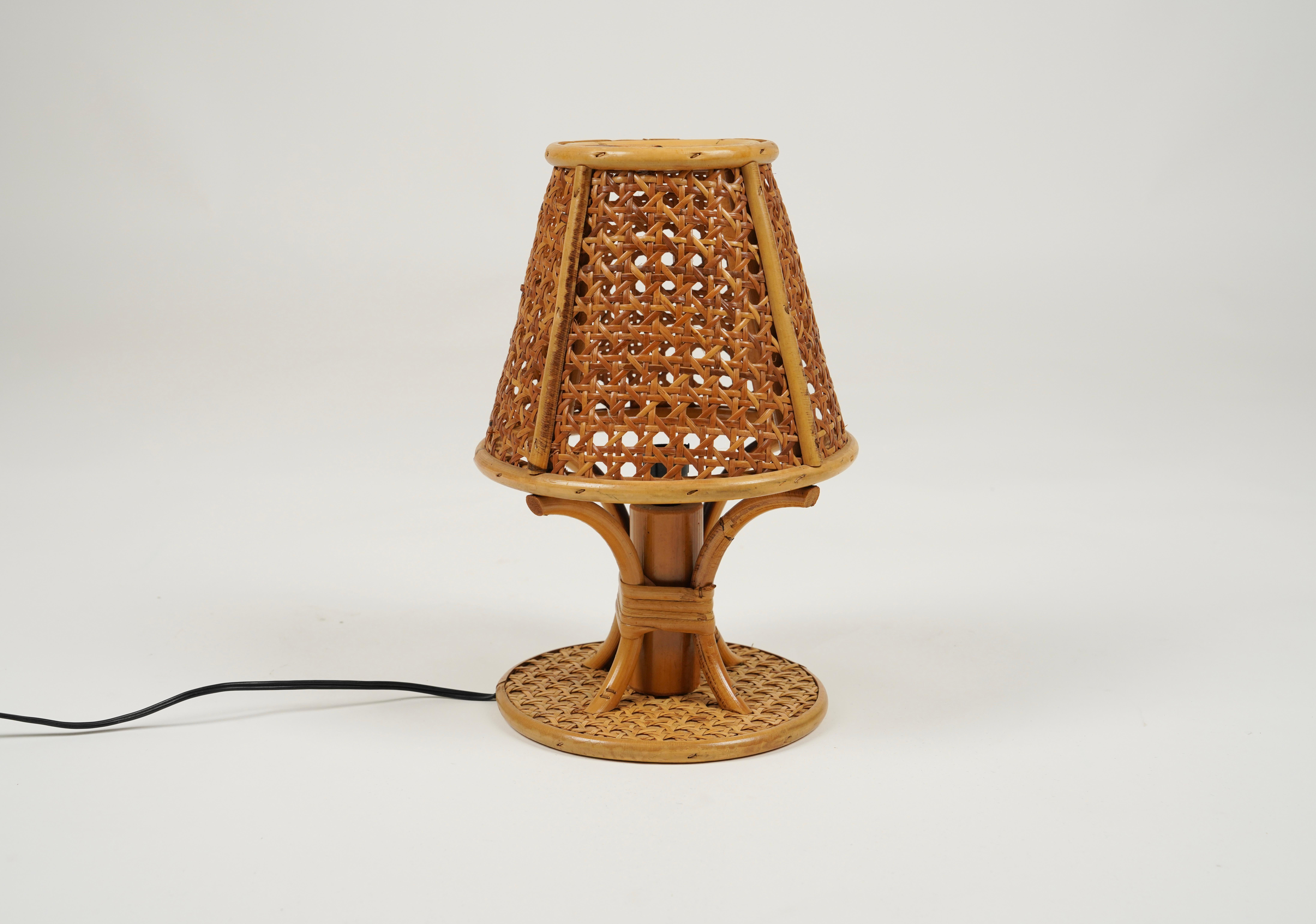 Midcentury Rattan and Wicker Table Lamp Louis Sognot Style, Italy, circa 1970s For Sale 1