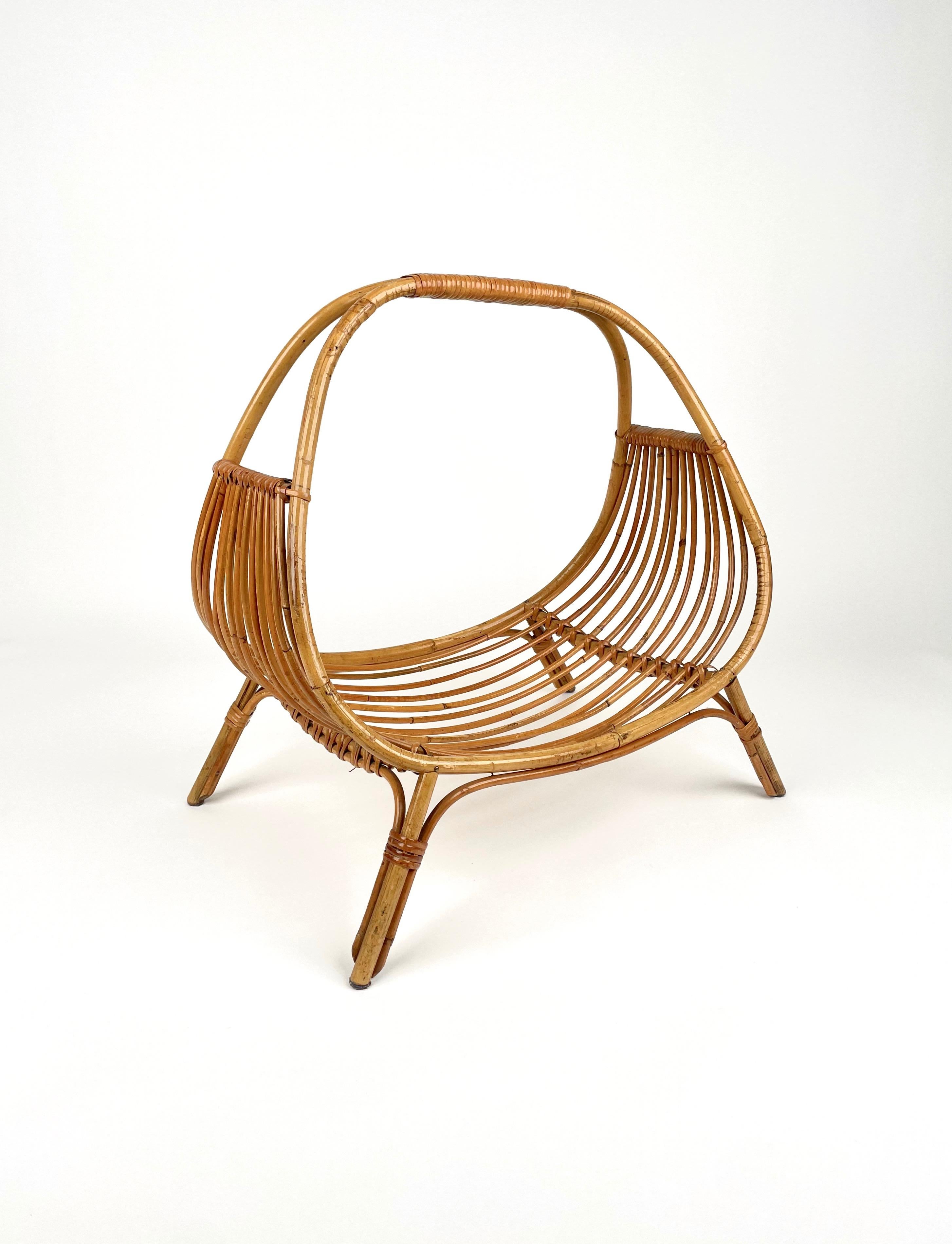 Italian Midcentury Rattan & Bamboo Curved Magazine Rack, Italy 1960s For Sale