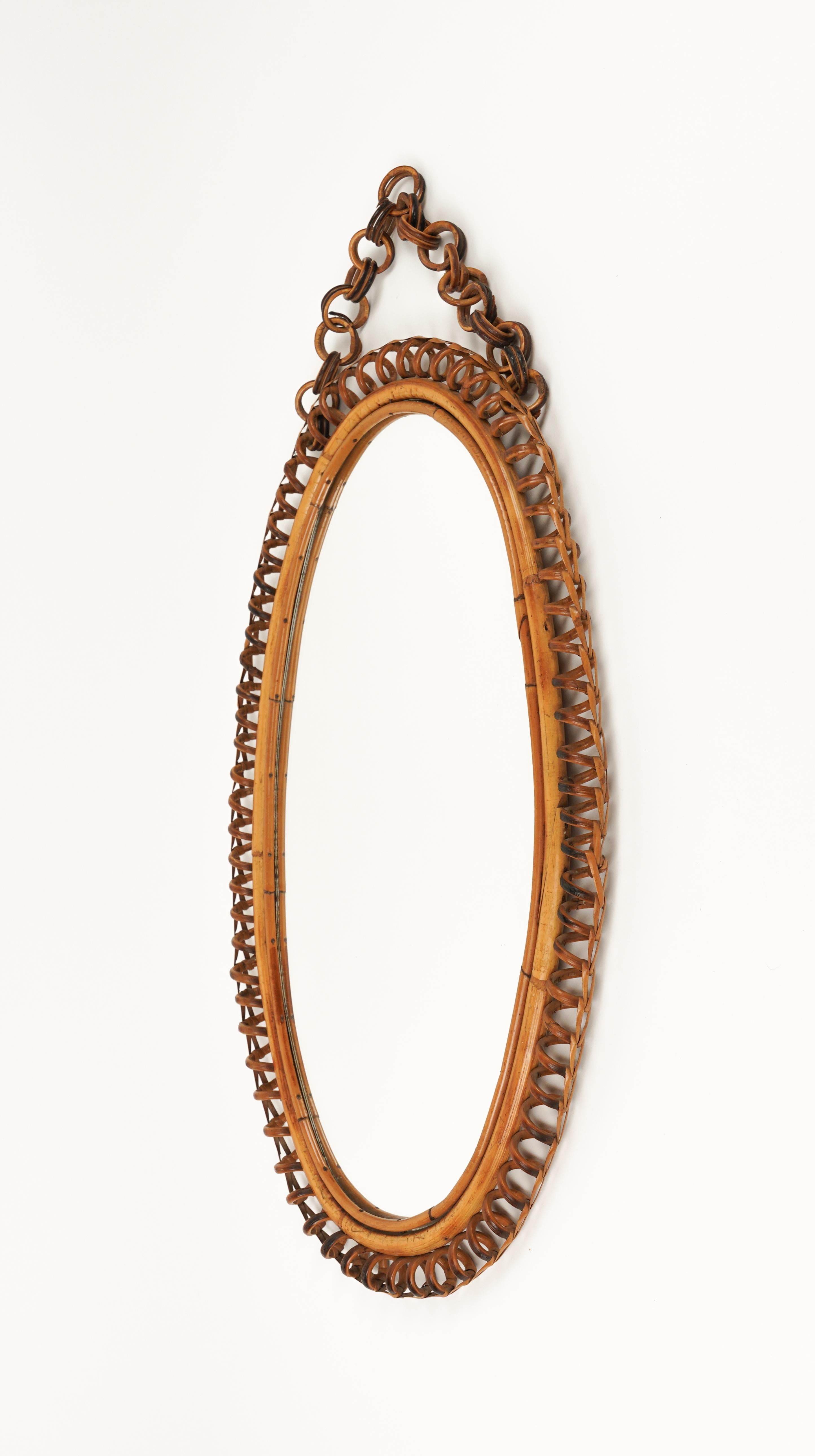 Midcentury Rattan & Bamboo Oval Wall Mirror with Chain, Italy 1960s In Good Condition For Sale In Rome, IT