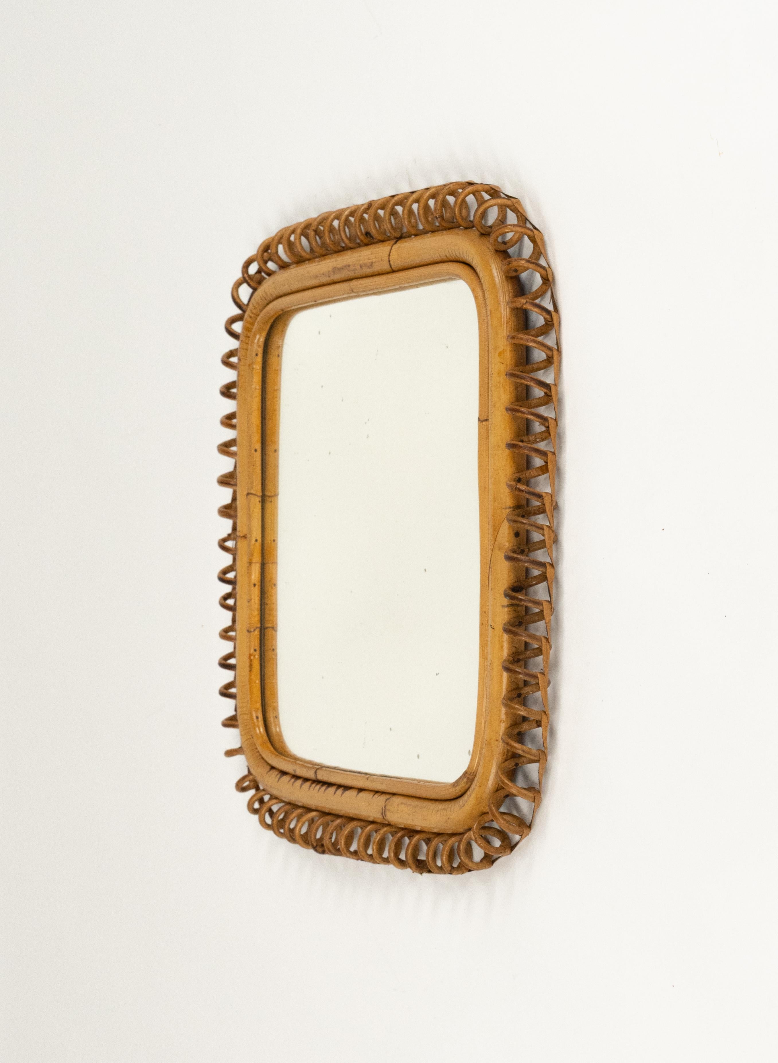 Fatto a mano Specchio da parete quadrato in rattan e bambù del Medioevo Stile Franco Albini, Italia, anni '60 in vendita