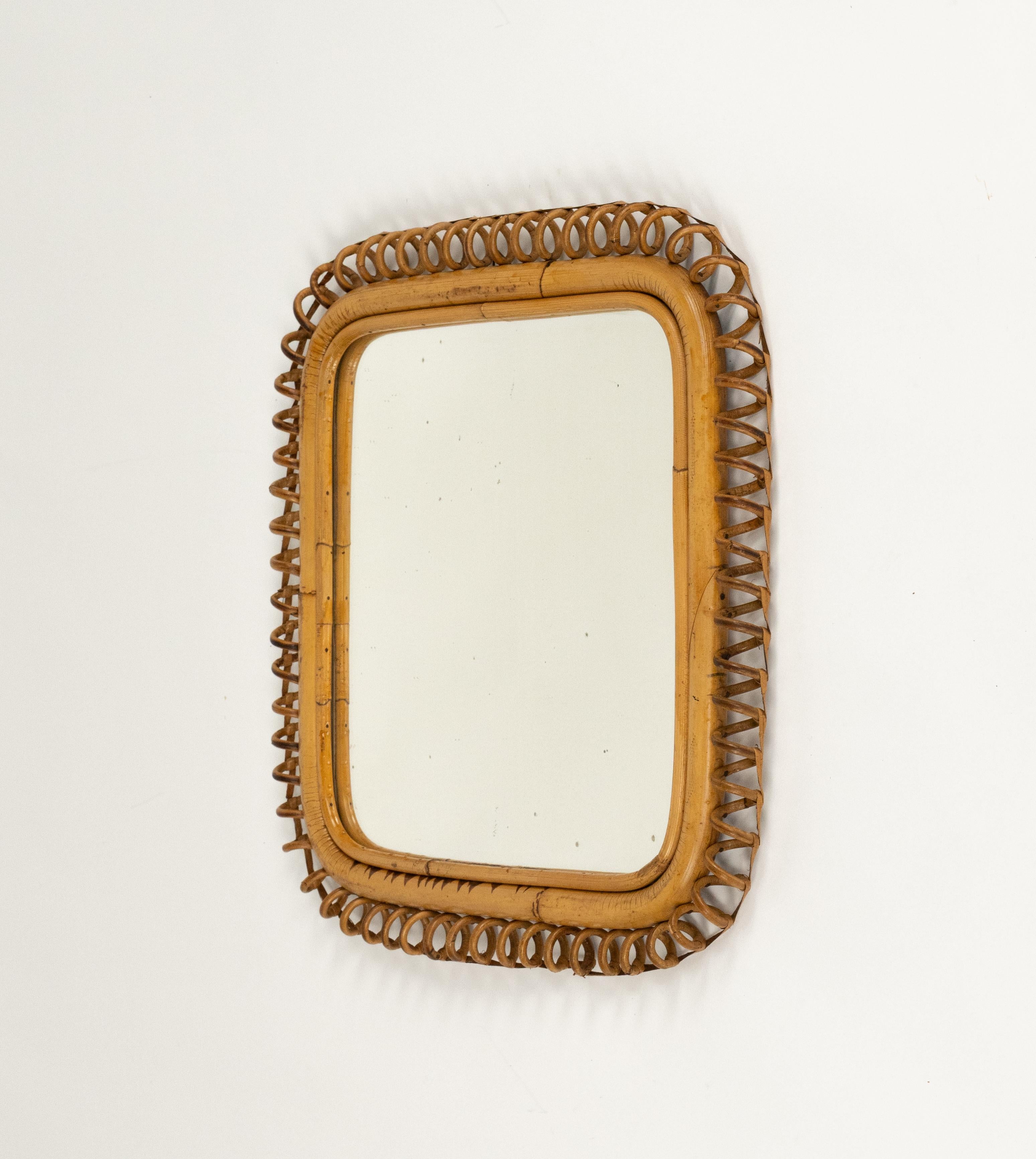 Specchio da parete quadrato in rattan e bambù del Medioevo Stile Franco Albini, Italia, anni '60 In condizioni buone in vendita a Rome, IT
