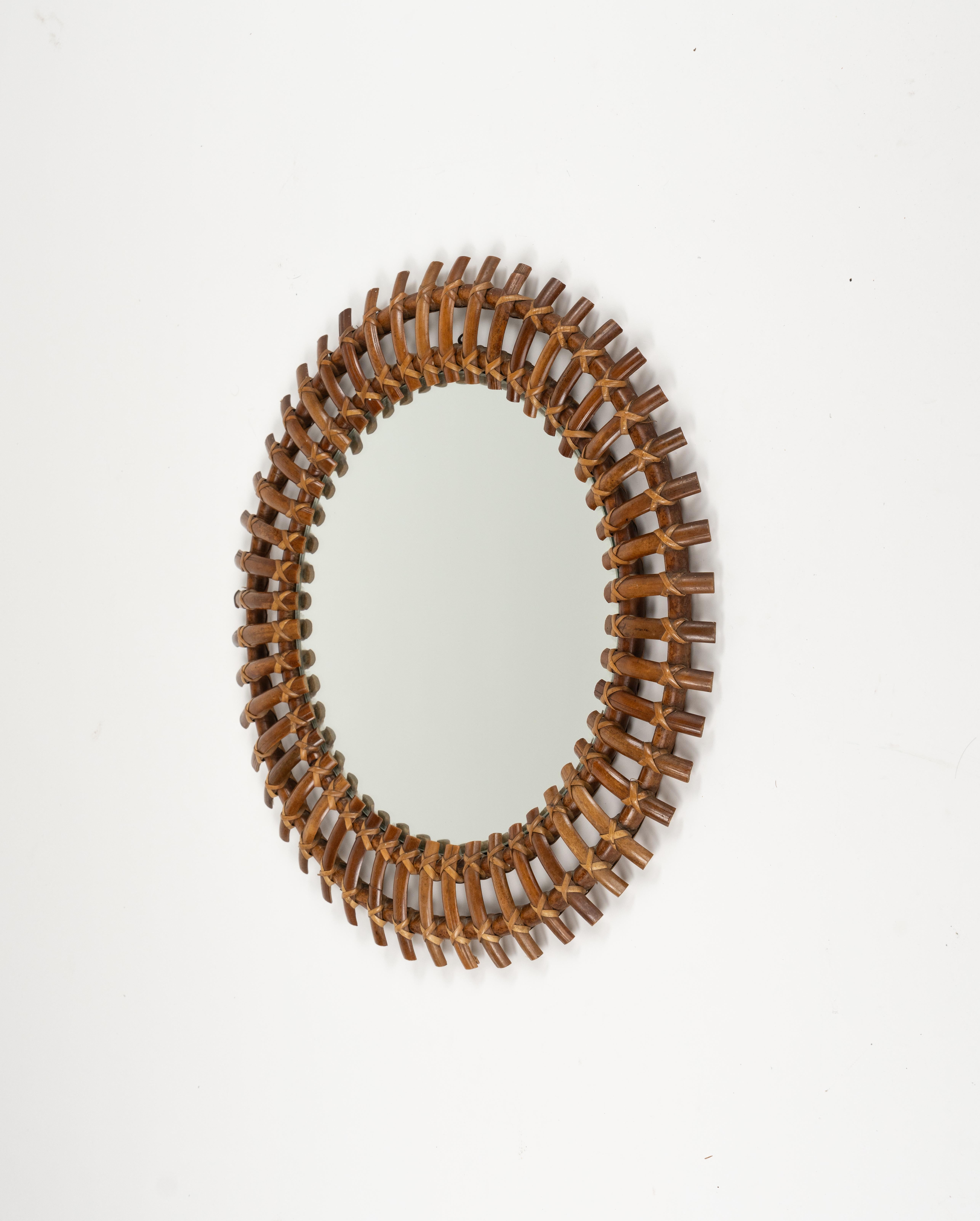 Midcentury Rattan & Bamboo Sunburst Round Wall Mirror, Italy, 1960s In Good Condition For Sale In Rome, IT