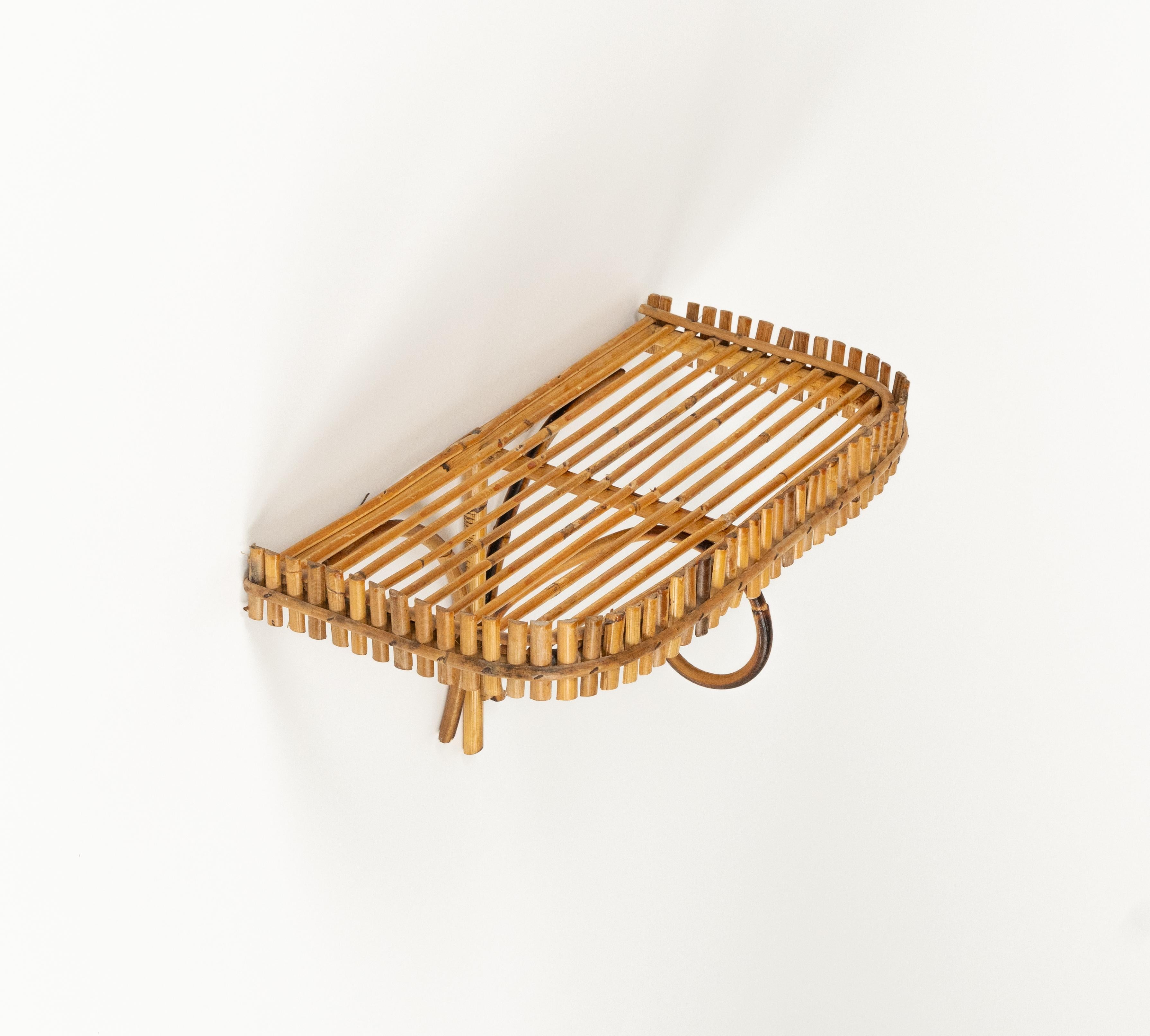 Mid-Century moderno Scaffale da parete o console in rattan e bambù del Medioevo Att. Franco Albini, Italia 1960 in vendita