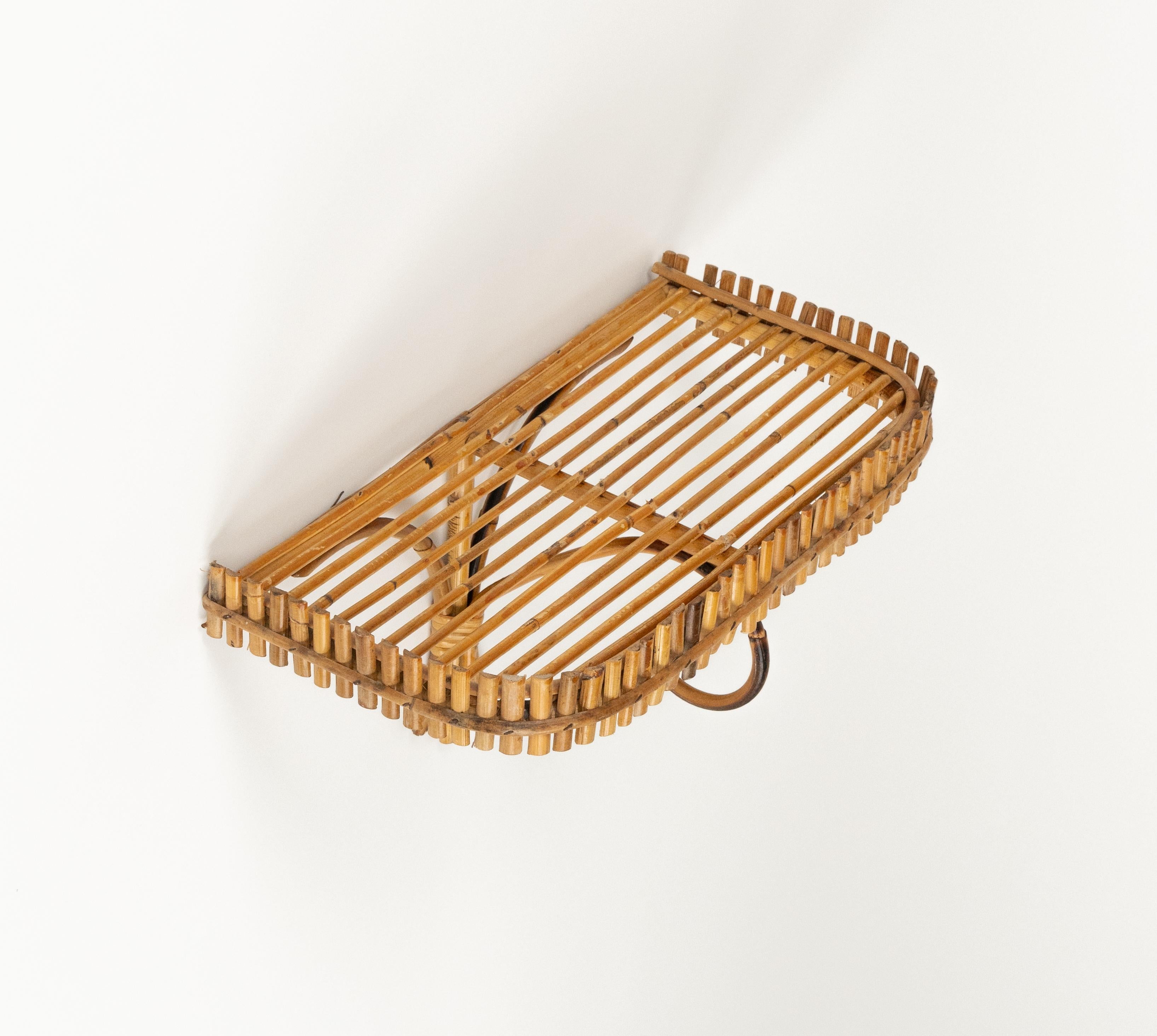 Fatto a mano Scaffale da parete o console in rattan e bambù del Medioevo Att. Franco Albini, Italia 1960 in vendita