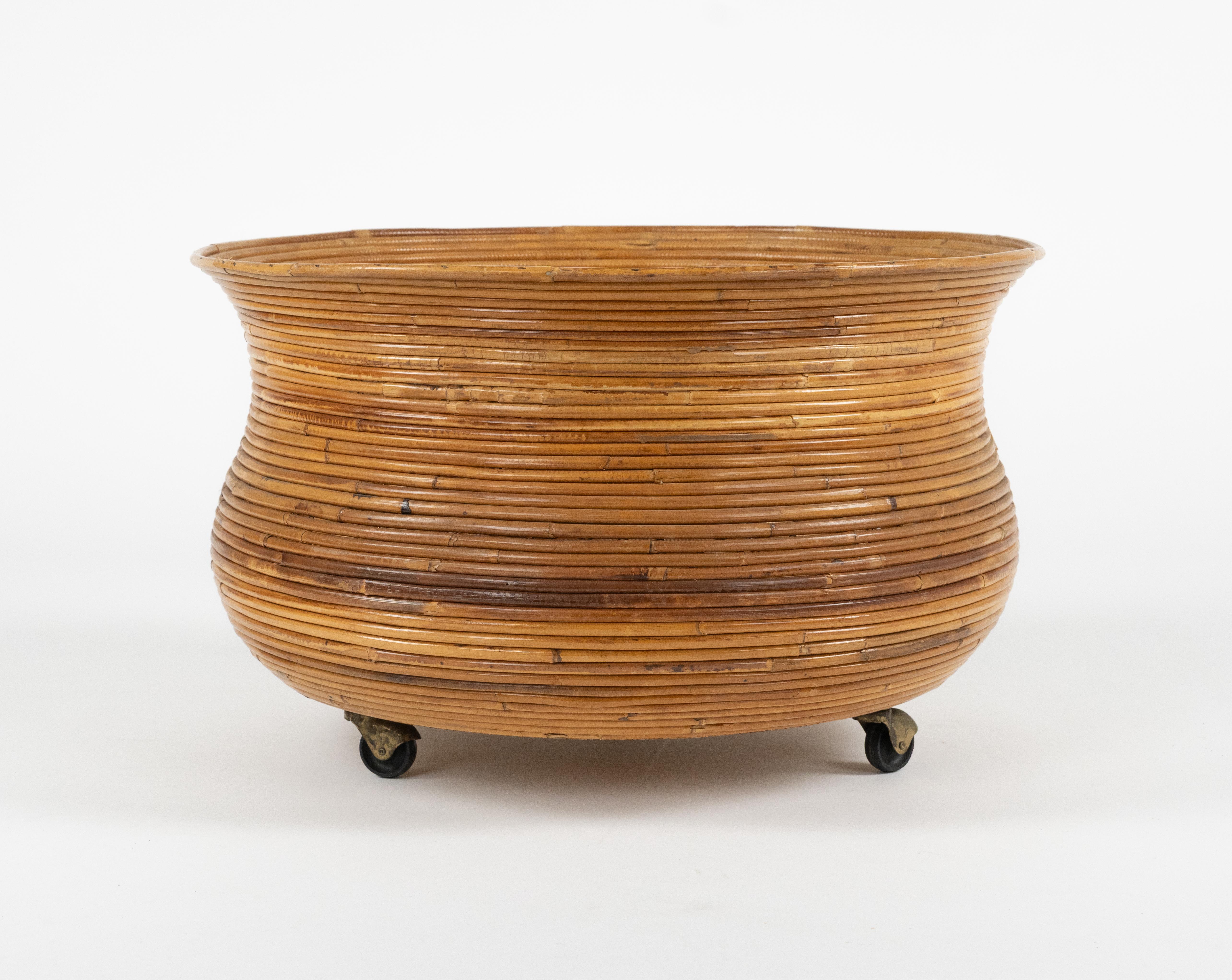 Bambù Portapiante o cesto in rattan del Medioevo Attribuito a Vivai del Sud, Italia anni '60 in vendita