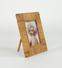 Cornice rettangolare in rattan, vimini e vetro del Medioevo, Italia, anni '70