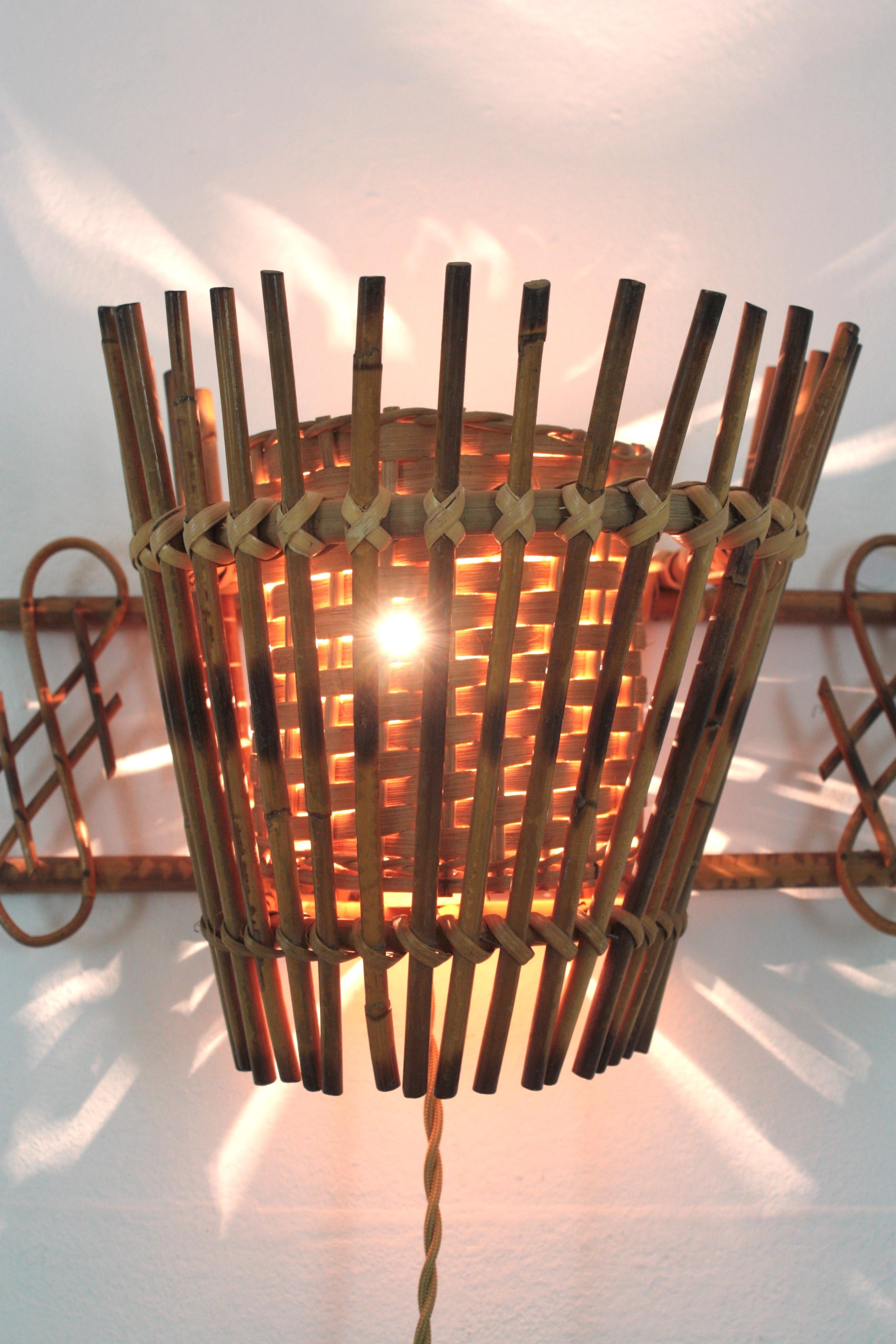 Midcentury Rattan & Wicker Conical Wall Light, 1950s In Good Condition For Sale In Barcelona, ES