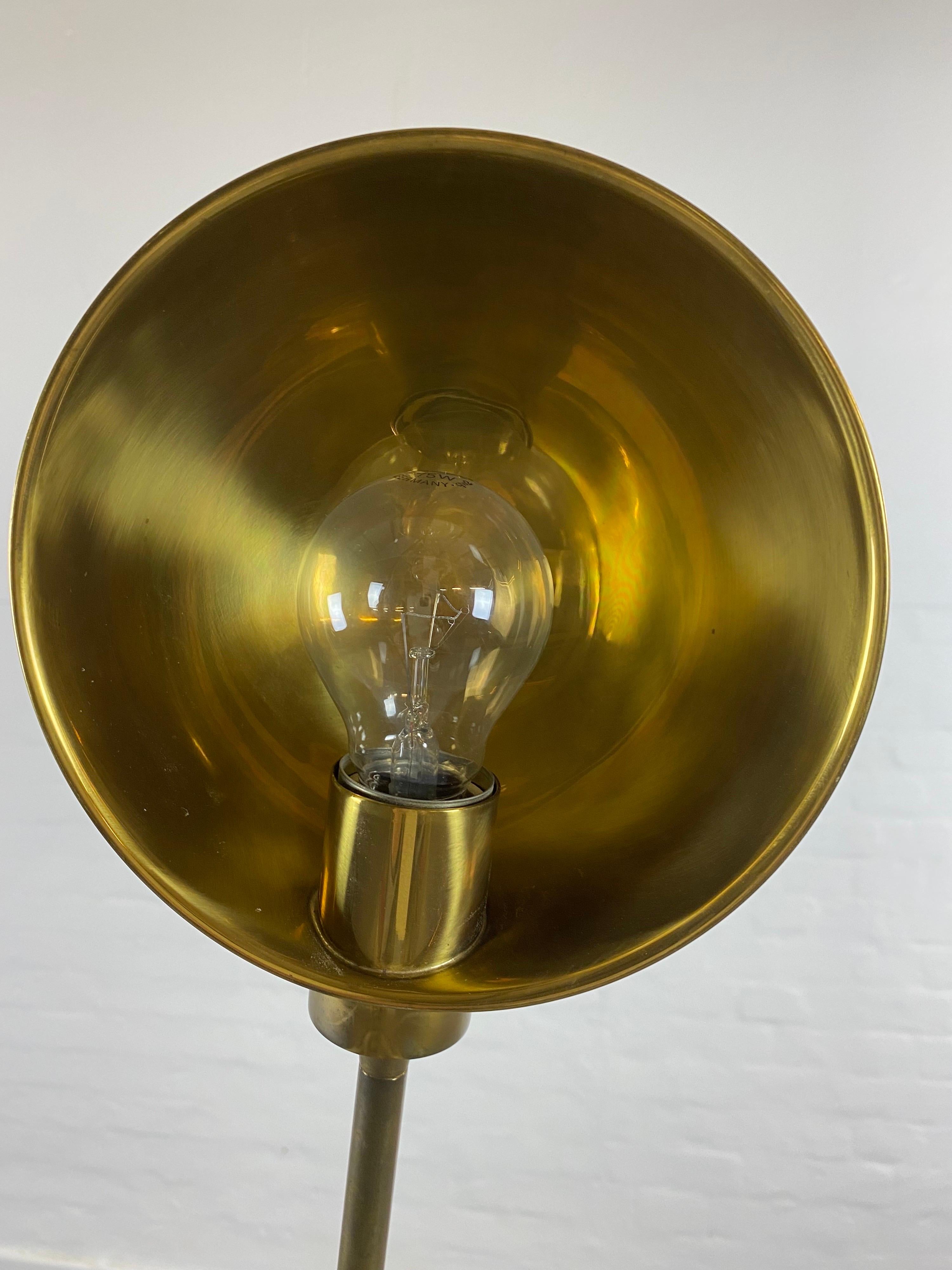 Midcentury Reading Lamp in Solid Brass with Counterbalance by Florian Schulz For Sale 13