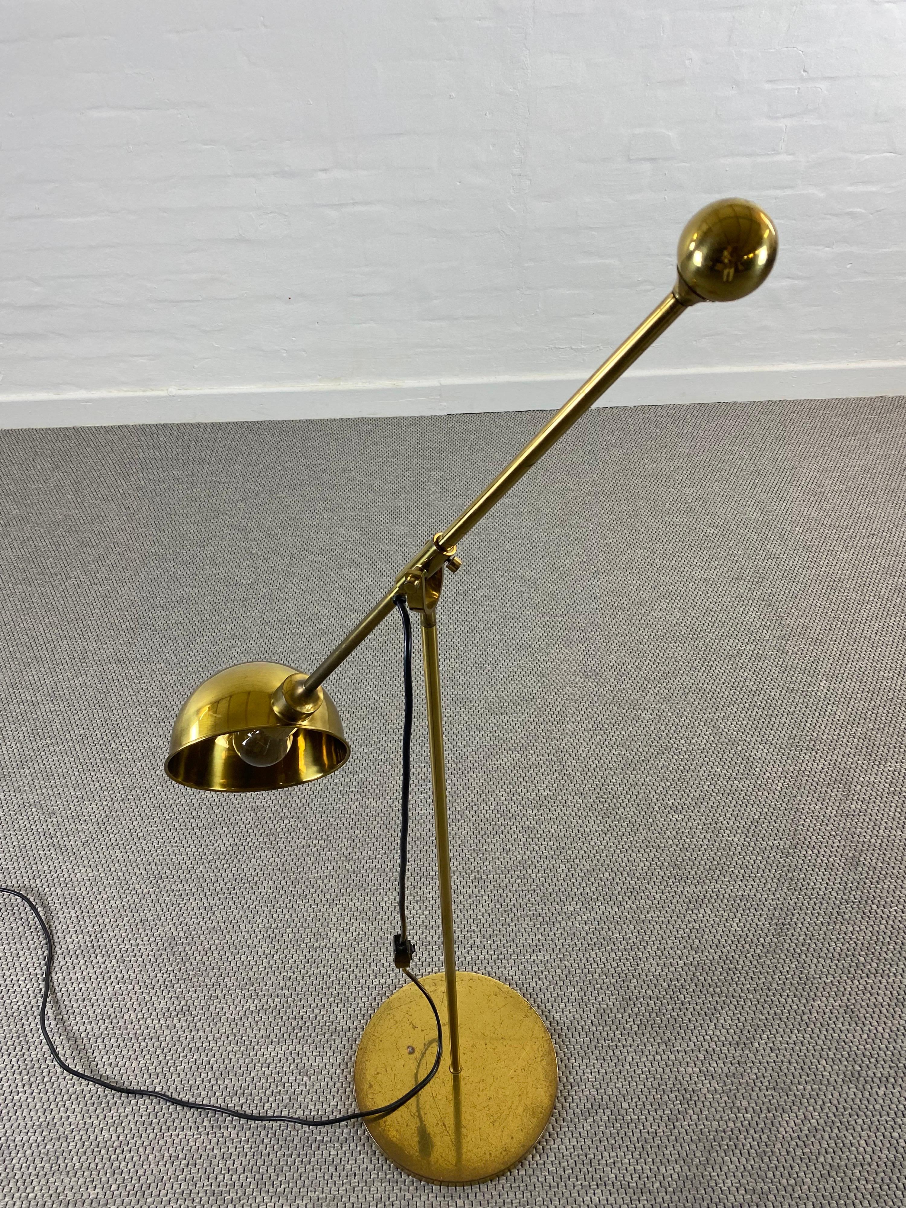 German Midcentury Reading Lamp in Solid Brass with Counterbalance by Florian Schulz For Sale