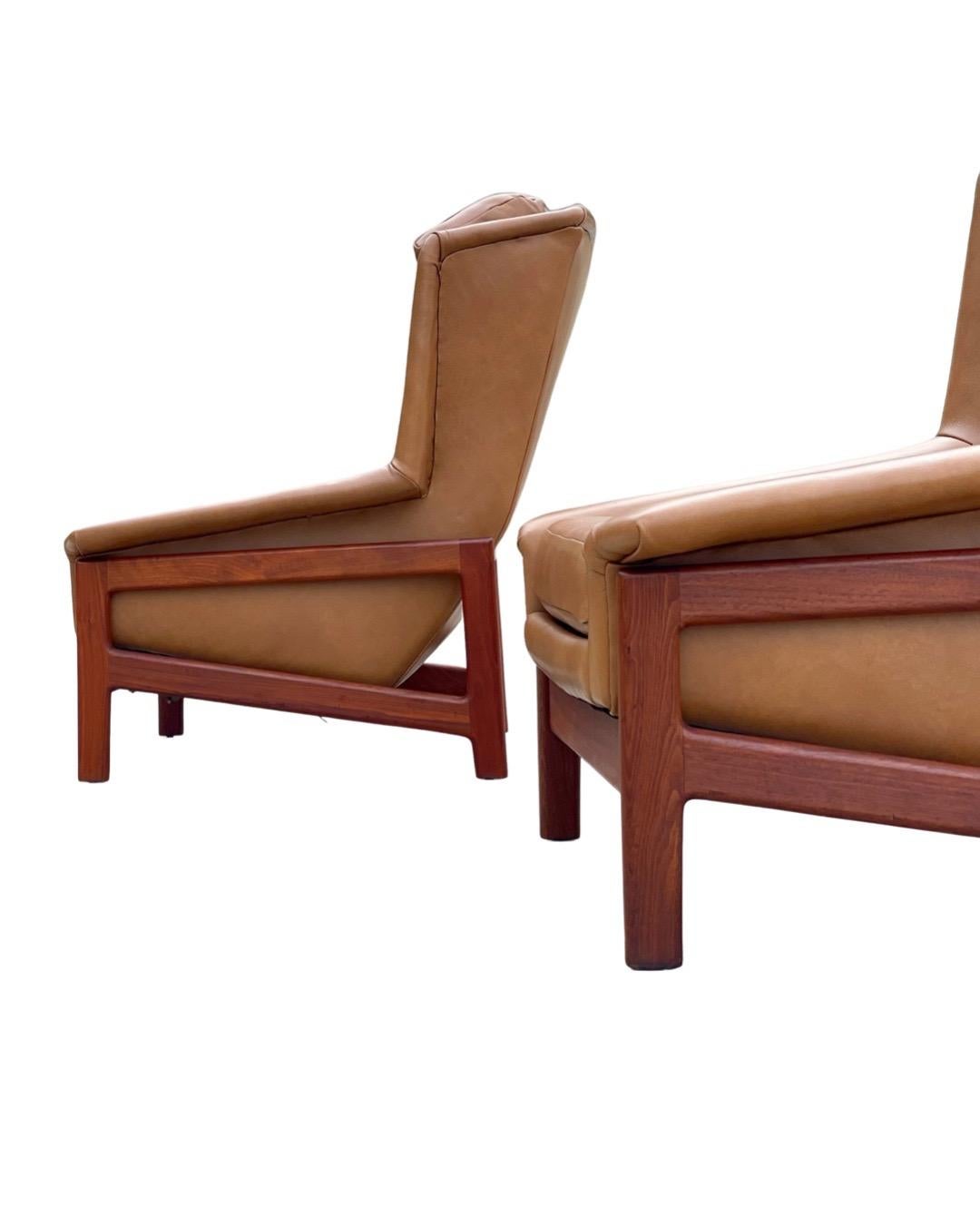Midcentury Reclining Lounge Chairs in Leather + Walnut by Folke Ohlsson for DUX For Sale 8