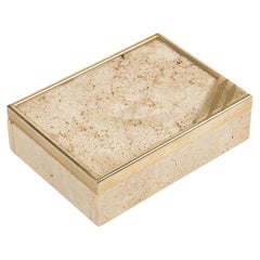 Caja rectangular de mediados de siglo en travertino y latón Estilo Enzo Mari, Italia Años 70
