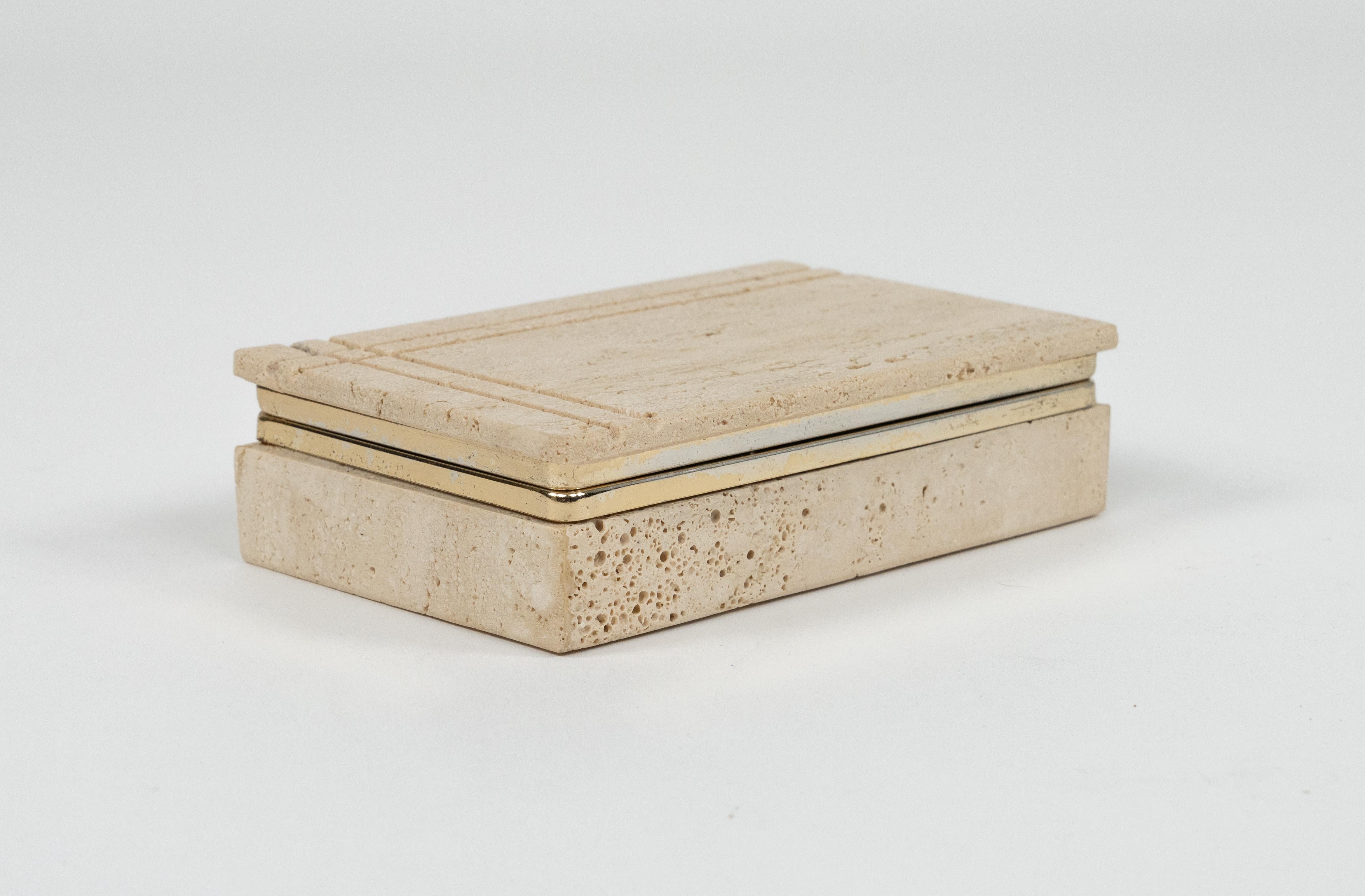 Italian Midcentury Rectangular Box in Travertine Fratelli Mannelli Style, Italy 1970s For Sale