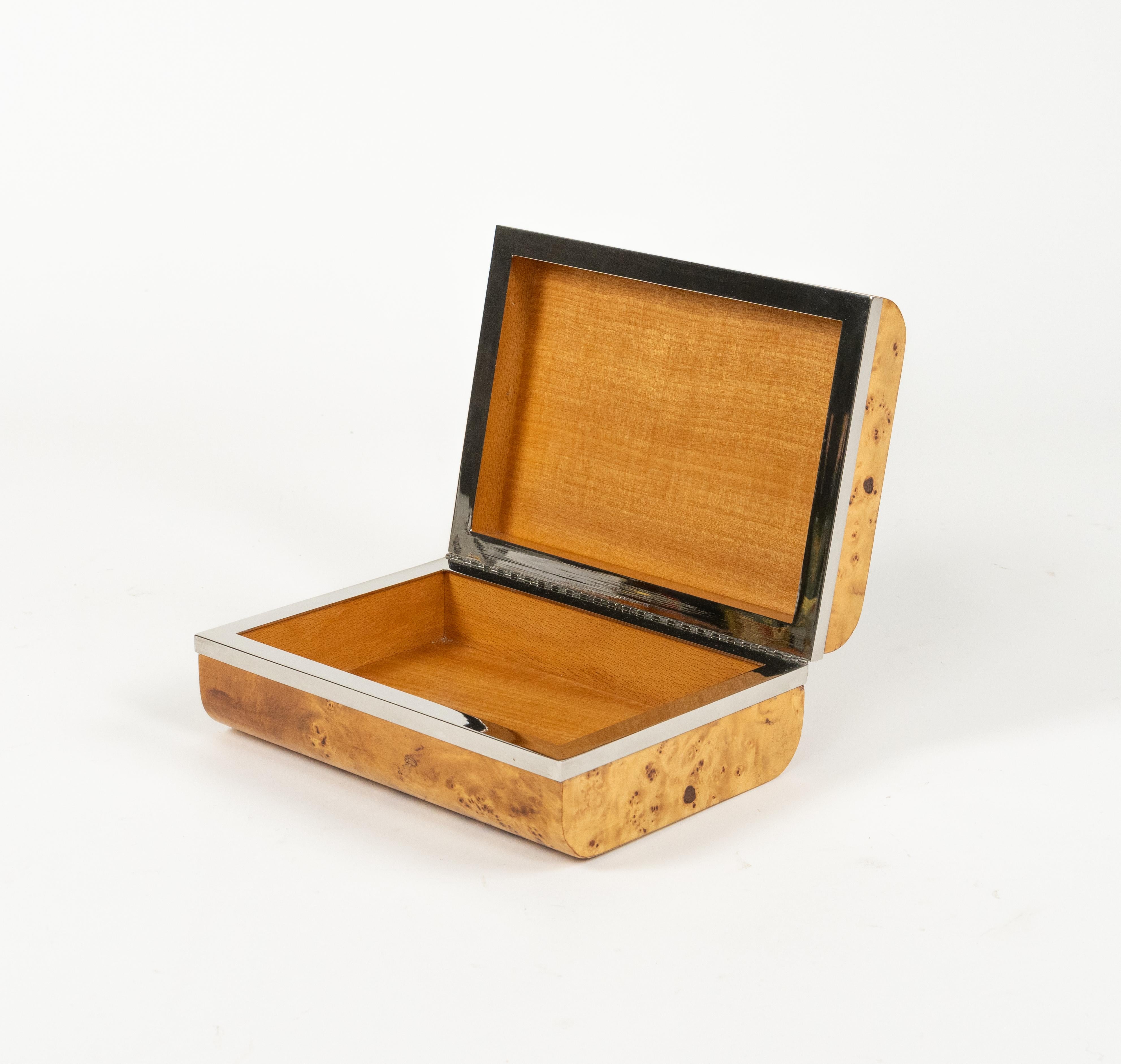 Rechteckige Schachtel aus Holz und Chrom im Willy Rizzo-Stil aus der Mitte des Jahrhunderts, Italien 1970er Jahre (Ende des 20. Jahrhunderts) im Angebot