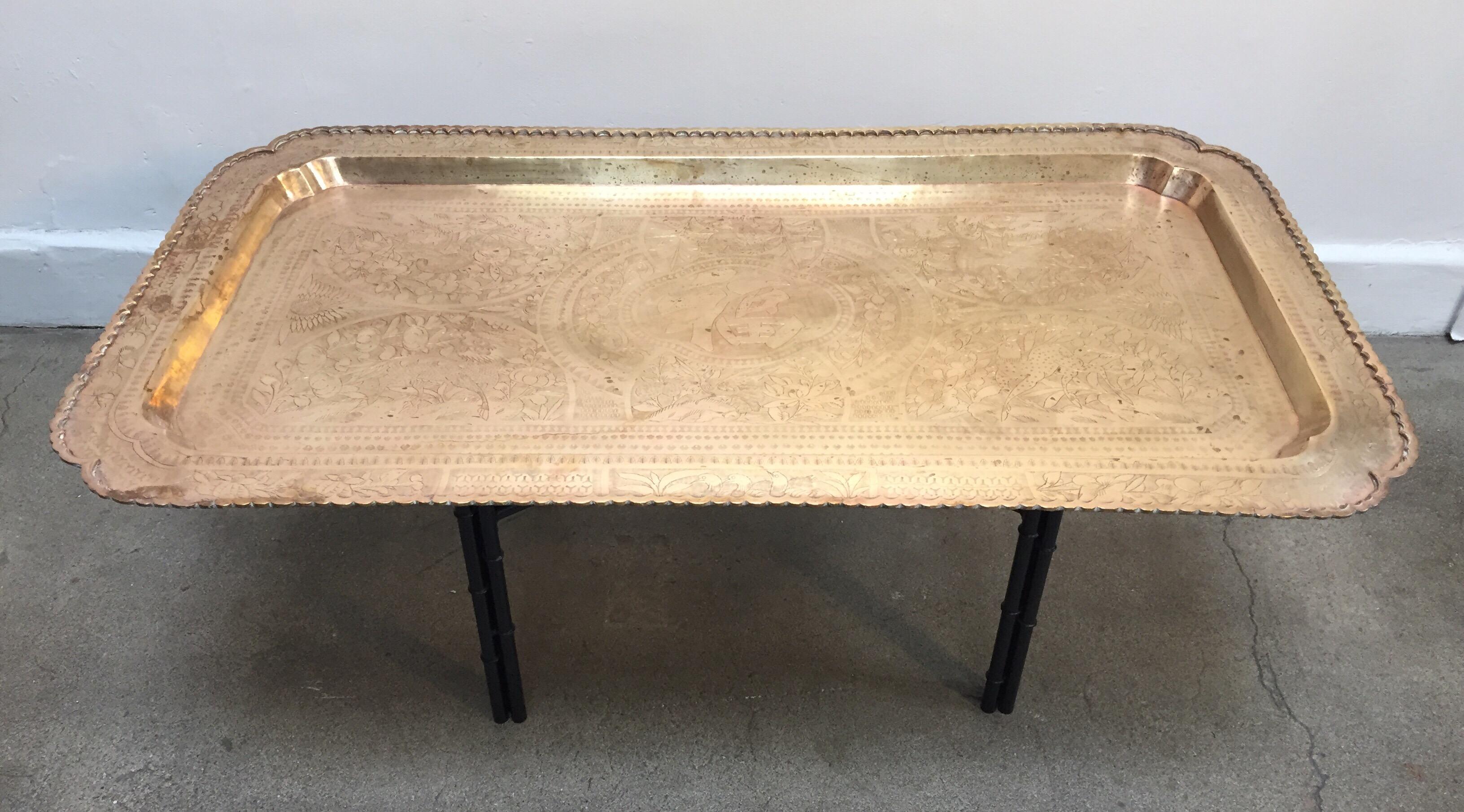 Mauresque Table basse à plateau rectangulaire en laiton Boho Chic des années 1960 en vente