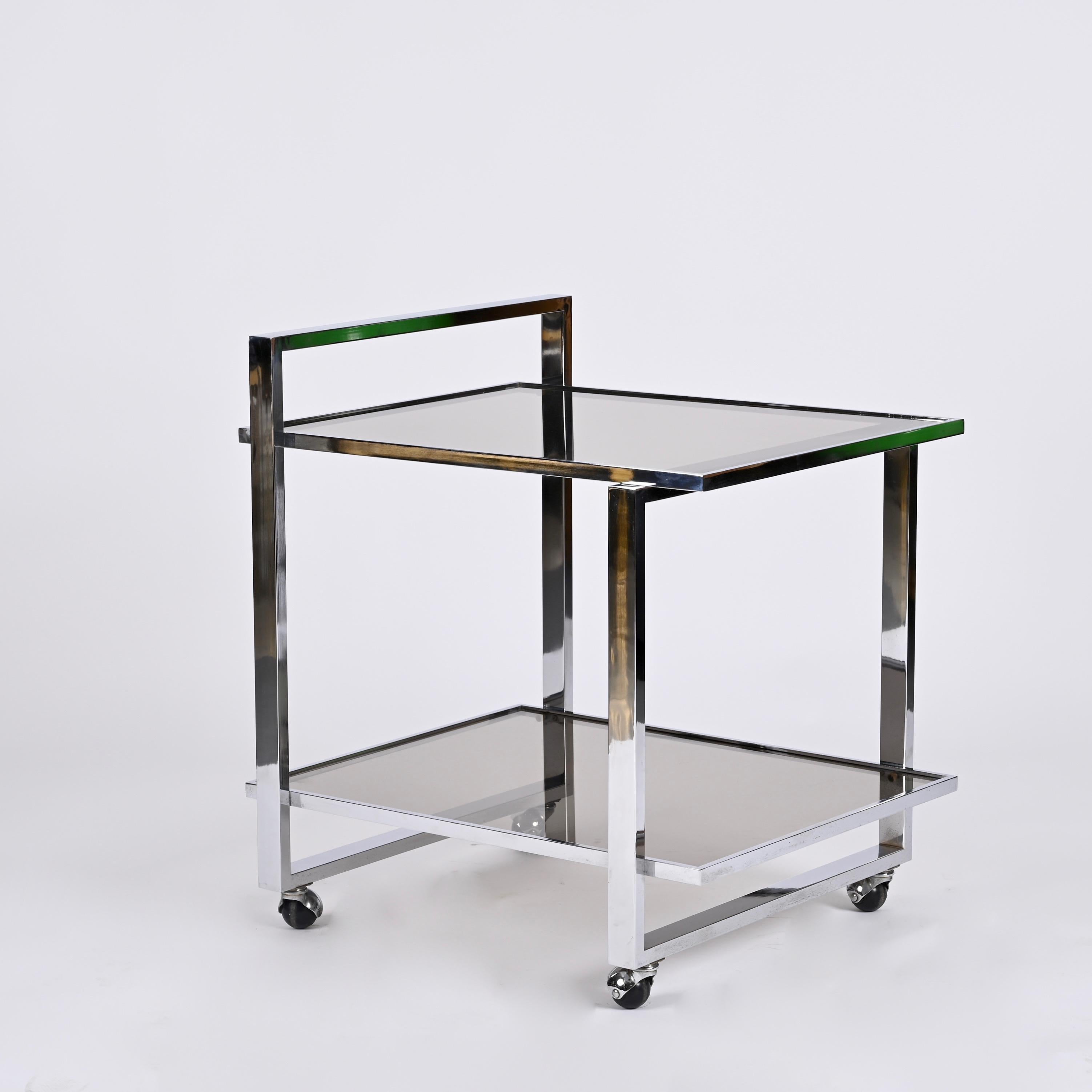 Midcentury Rectangular Chromed Steel and Smoked Glass Italian Bar Cart, 1970s In Good Condition In Roma, IT