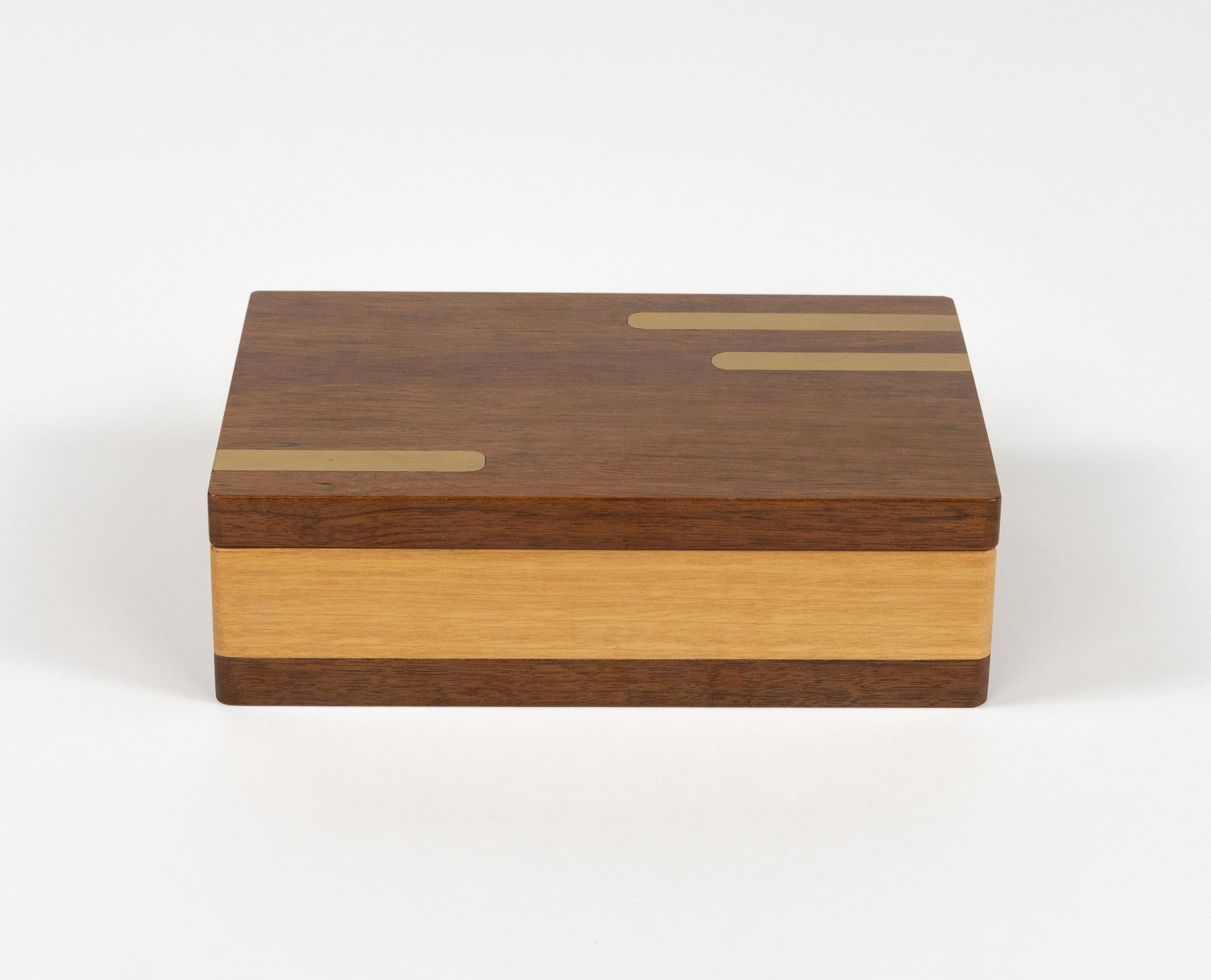 Midcentury Rectangular Decorative Box in Wood and Brass, Italy 1970s For Sale 3