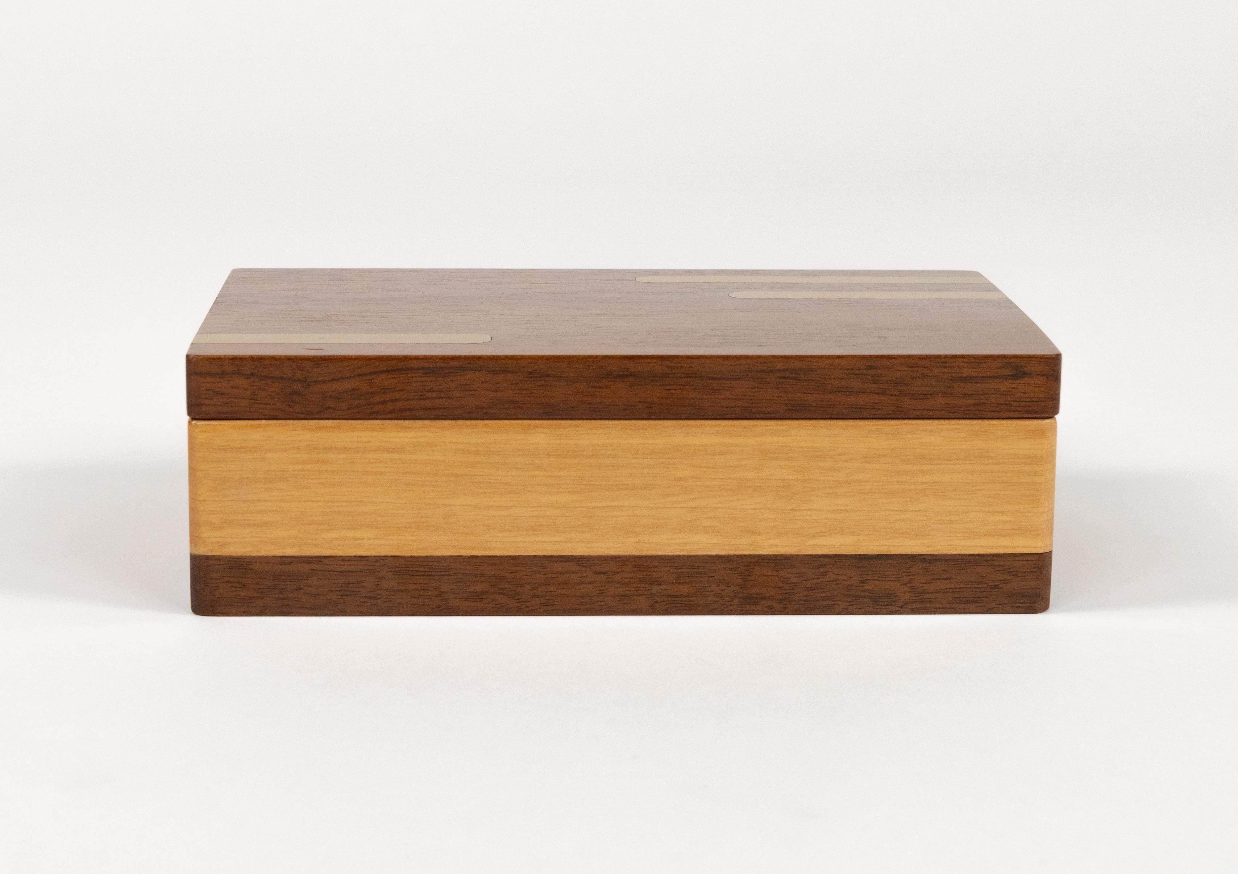 Midcentury Rectangular Decorative Box in Wood and Brass, Italy 1970s For Sale 4