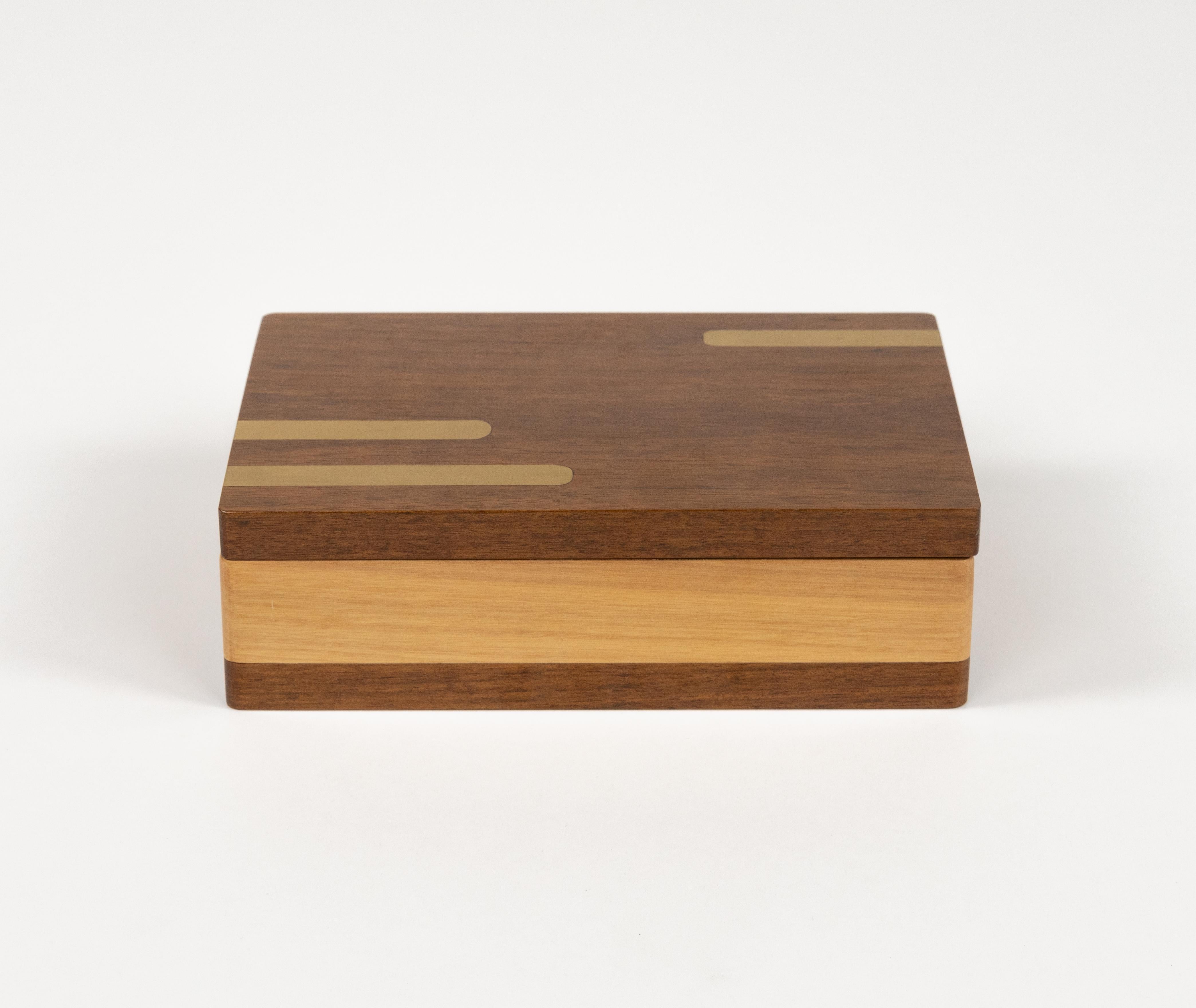 Midcentury Rectangular Decorative Box in Wood and Brass, Italy 1970s For Sale 5