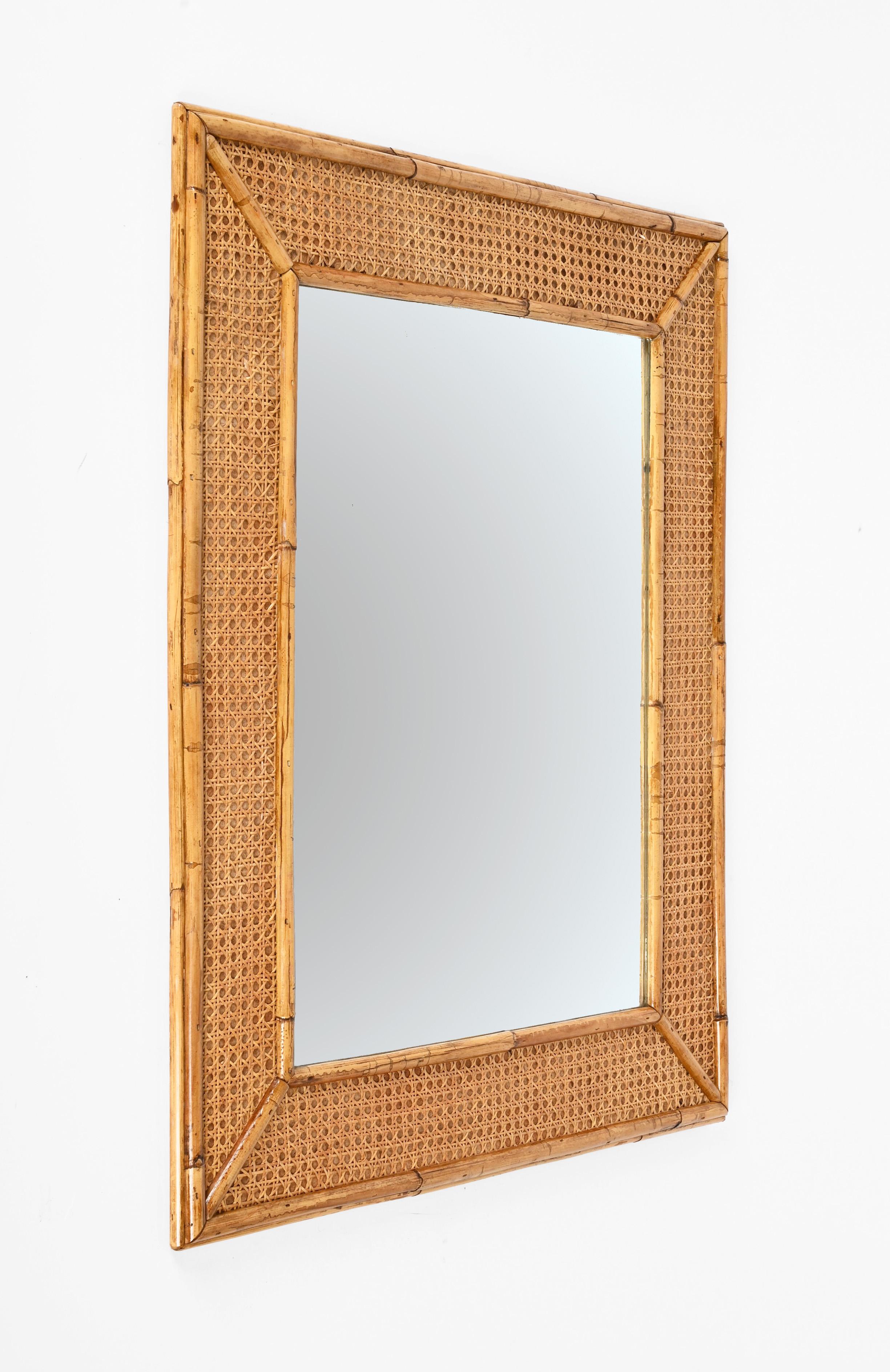 Miroir italien rectangulaire du milieu du siècle dernier avec cadre en bambou et paille de Vienne, 1970 en vente 7