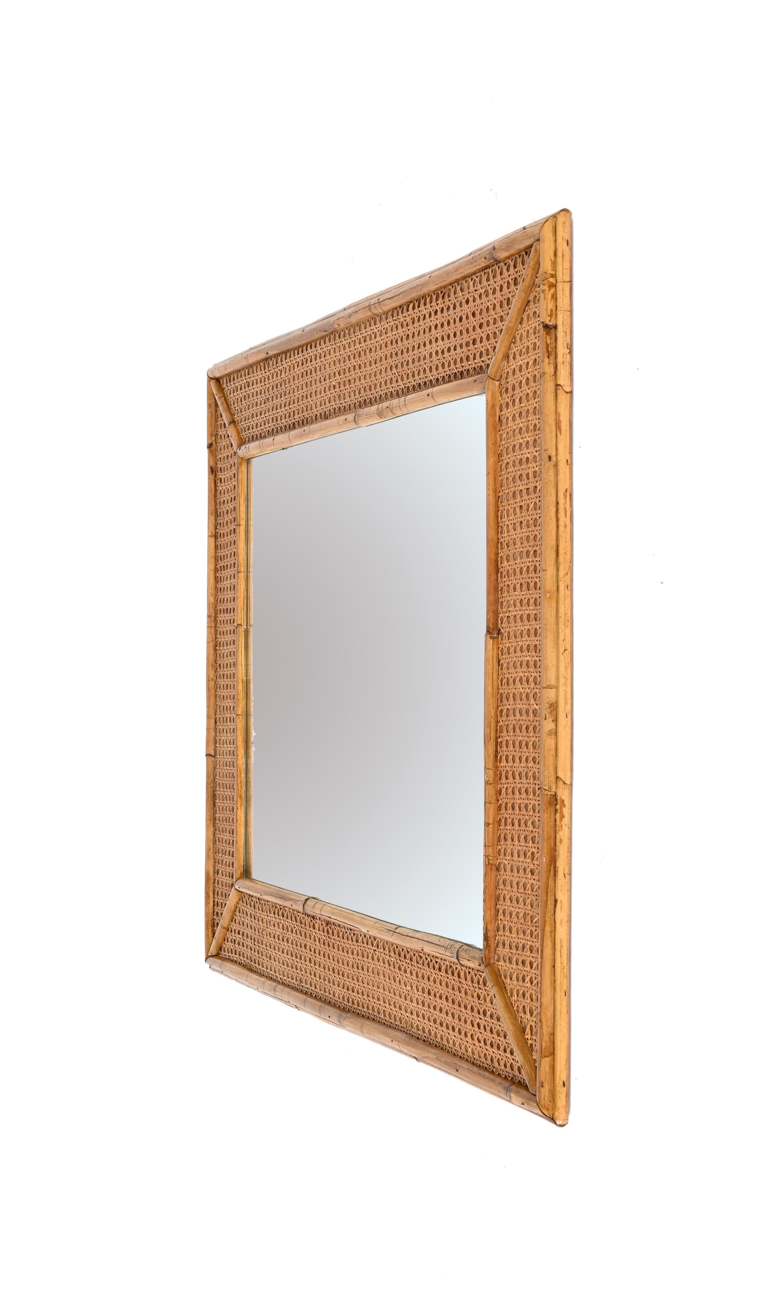 Miroir italien rectangulaire du milieu du siècle dernier avec cadre en bambou et paille de Vienne, 1970 en vente 11