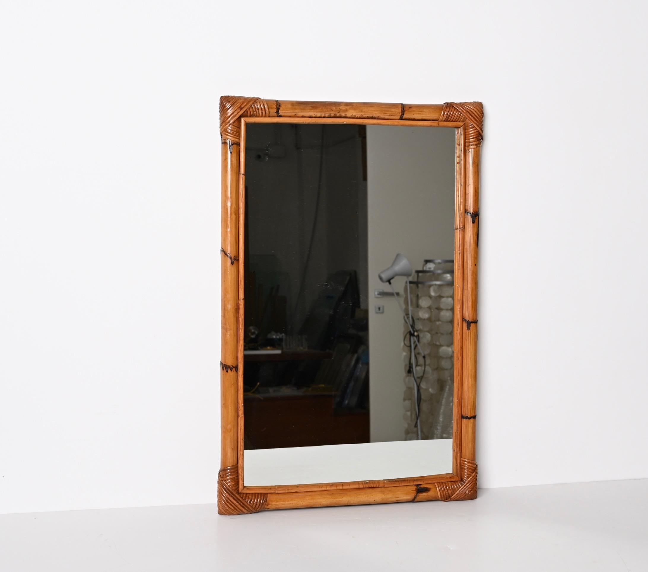Miroir italien rectangulaire du milieu du siècle avec cadre à double canne de bambou, 1970 en vente 9