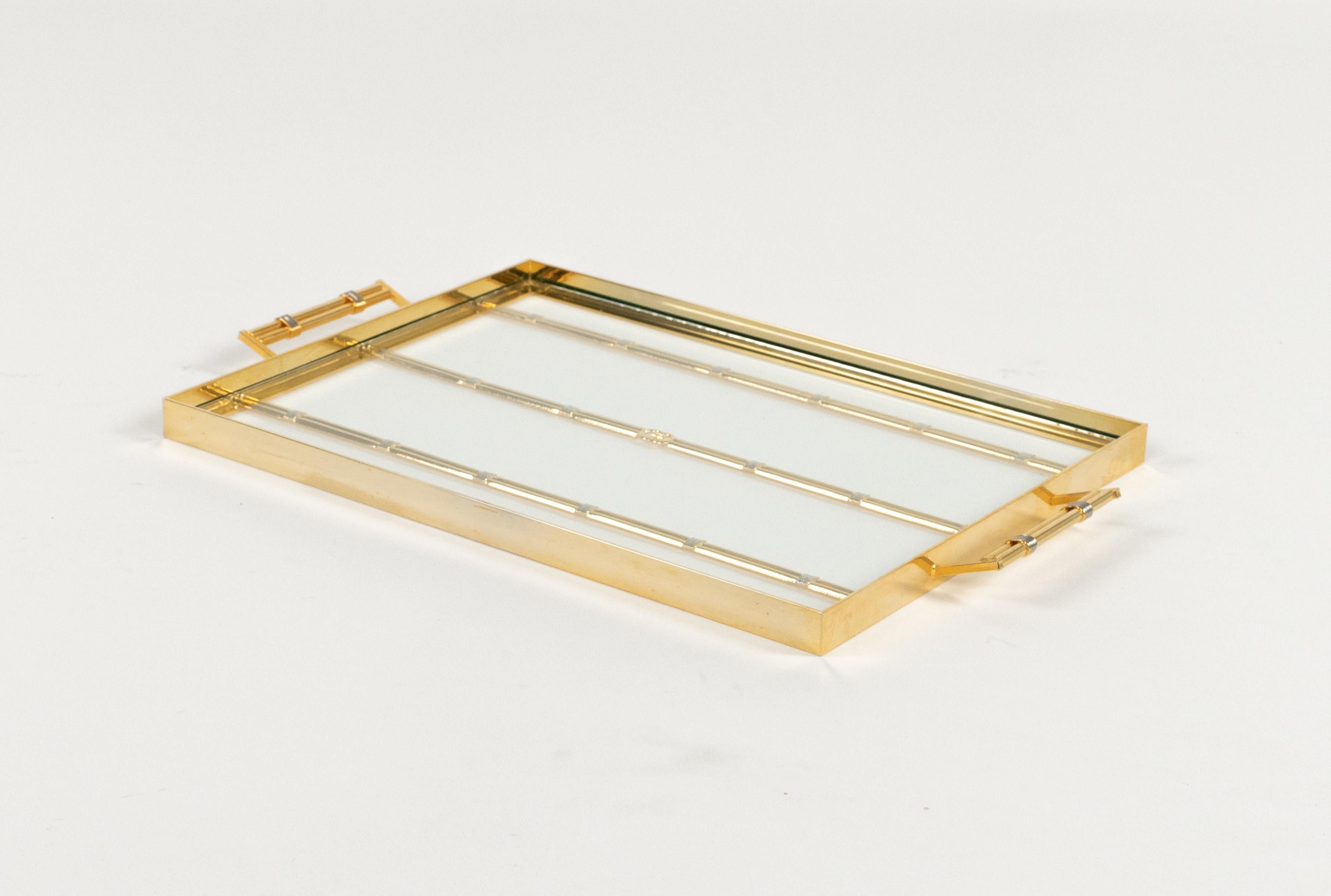 Plateau de service rectangulaire du milieu du siècle en laiton et verre signé Gucci, Italie 1970 en vente 3