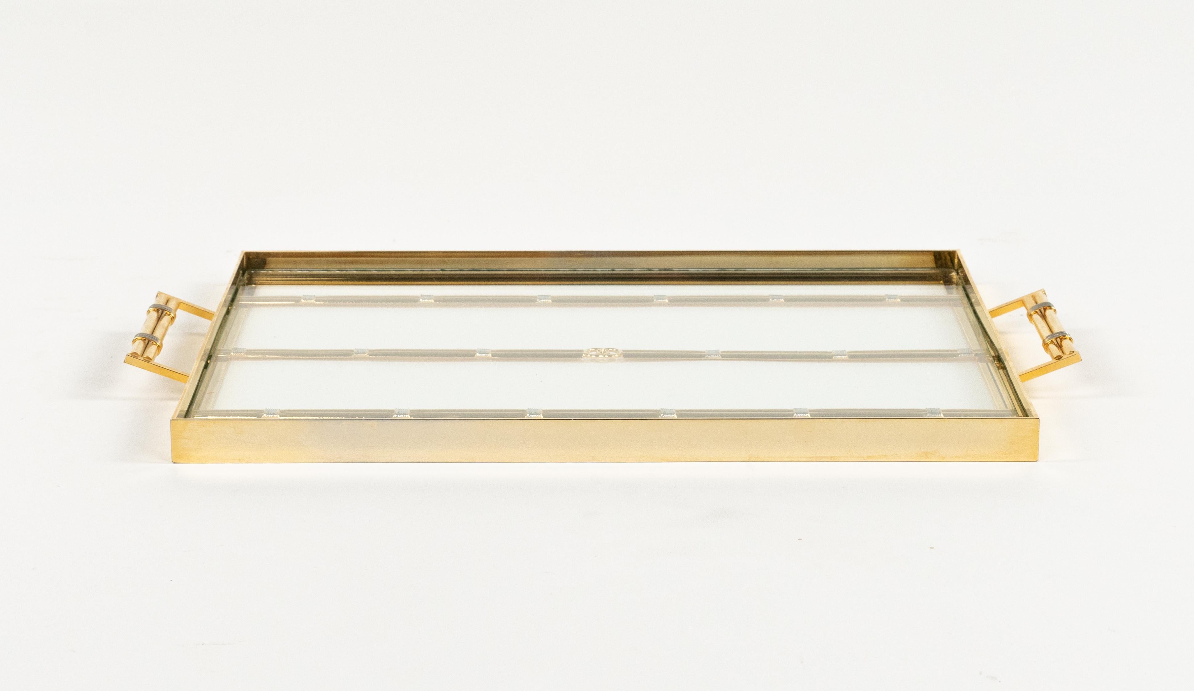 Plateau de service rectangulaire du milieu du siècle en laiton et verre signé Gucci, Italie 1970 en vente 4