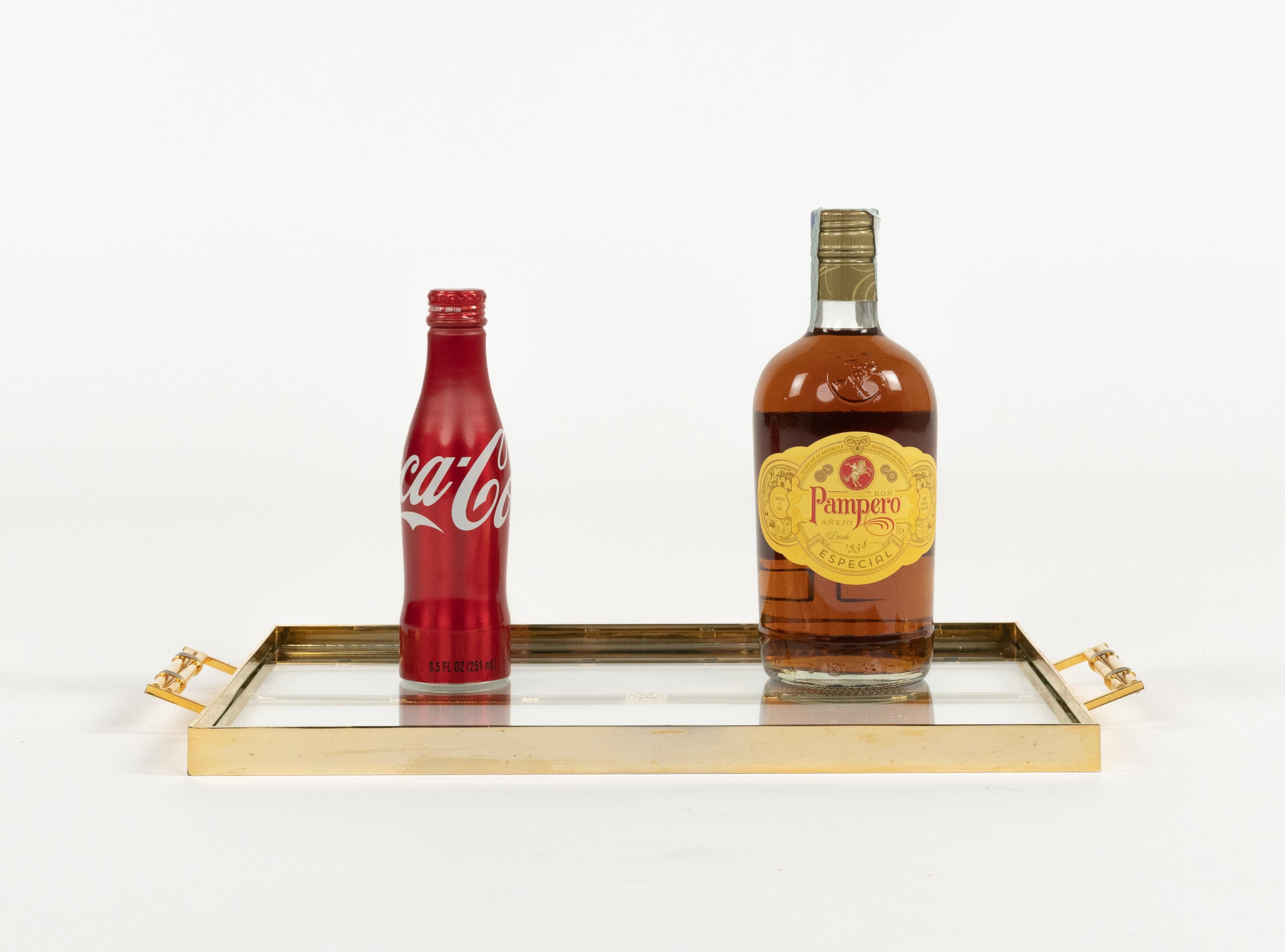 Plateau de service rectangulaire du milieu du siècle en laiton et verre signé Gucci, Italie 1970 en vente 2