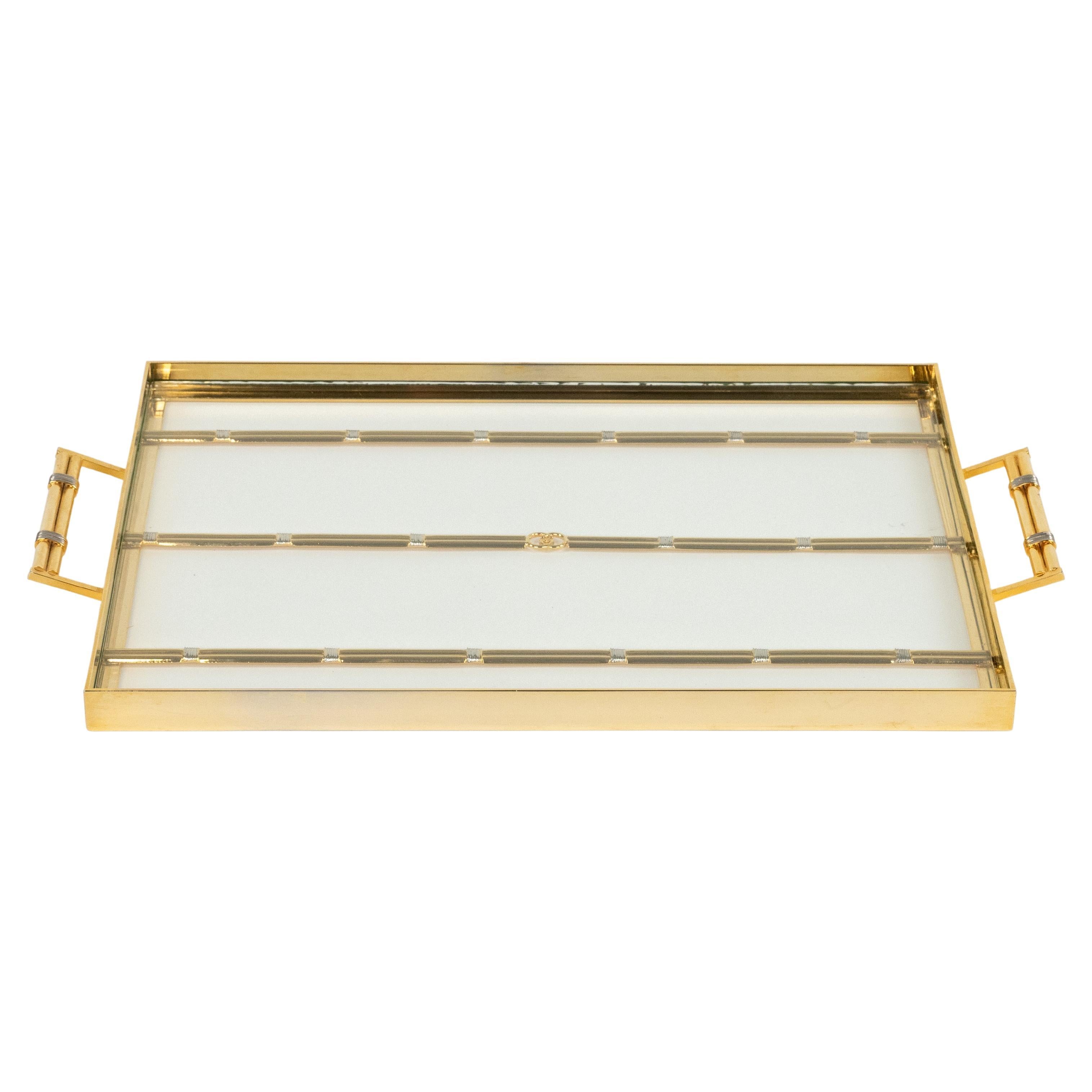 Bandeja rectangular de latón y cristal de mediados de siglo firmada Gucci, Italia Años 70
