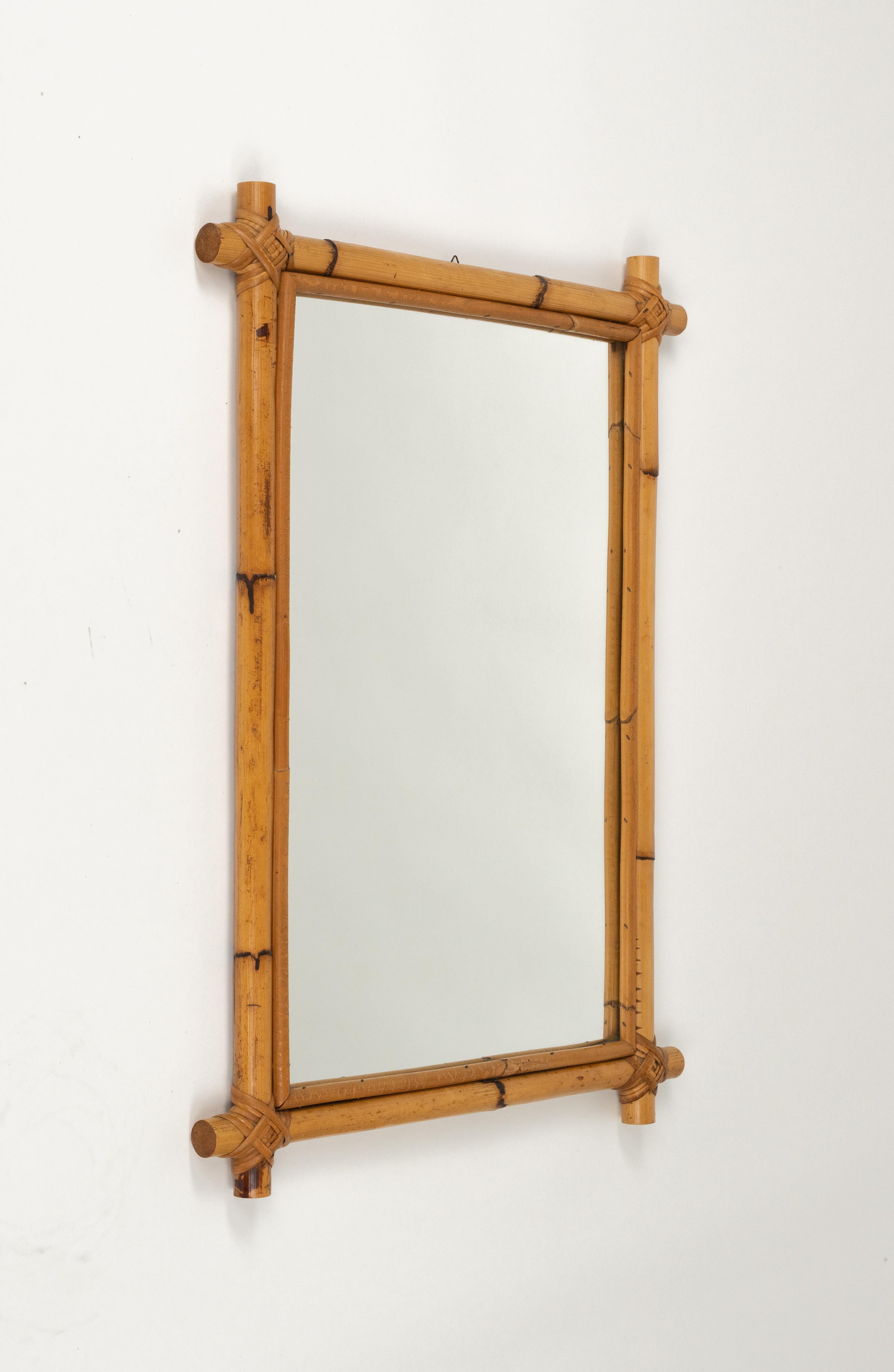 Espejo de pared rectangular de ratán y bambú de mediados de siglo, Italia Años 70 Italiano en venta