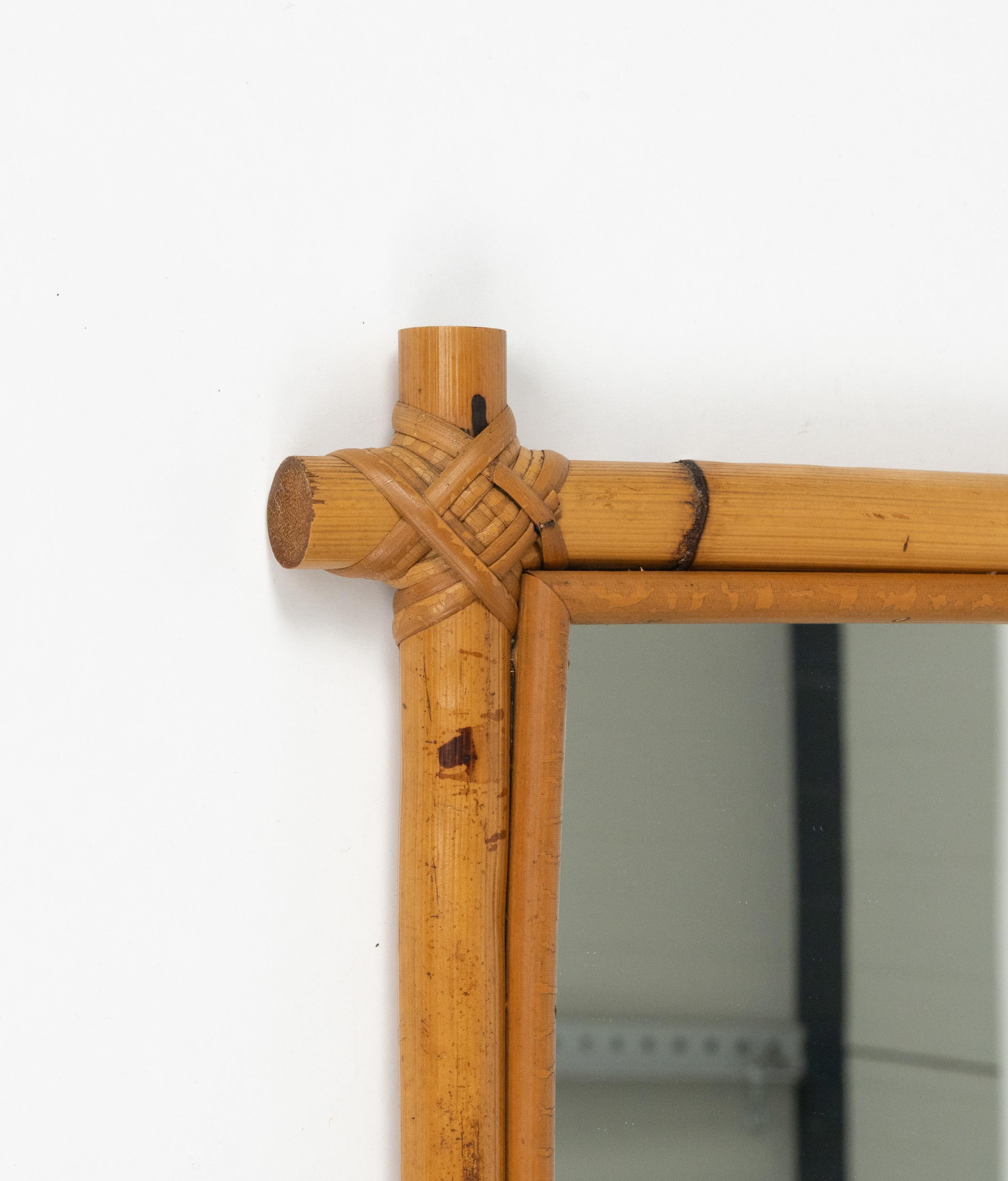 Espejo de pared rectangular de ratán y bambú de mediados de siglo, Italia Años 70 finales del siglo XX en venta