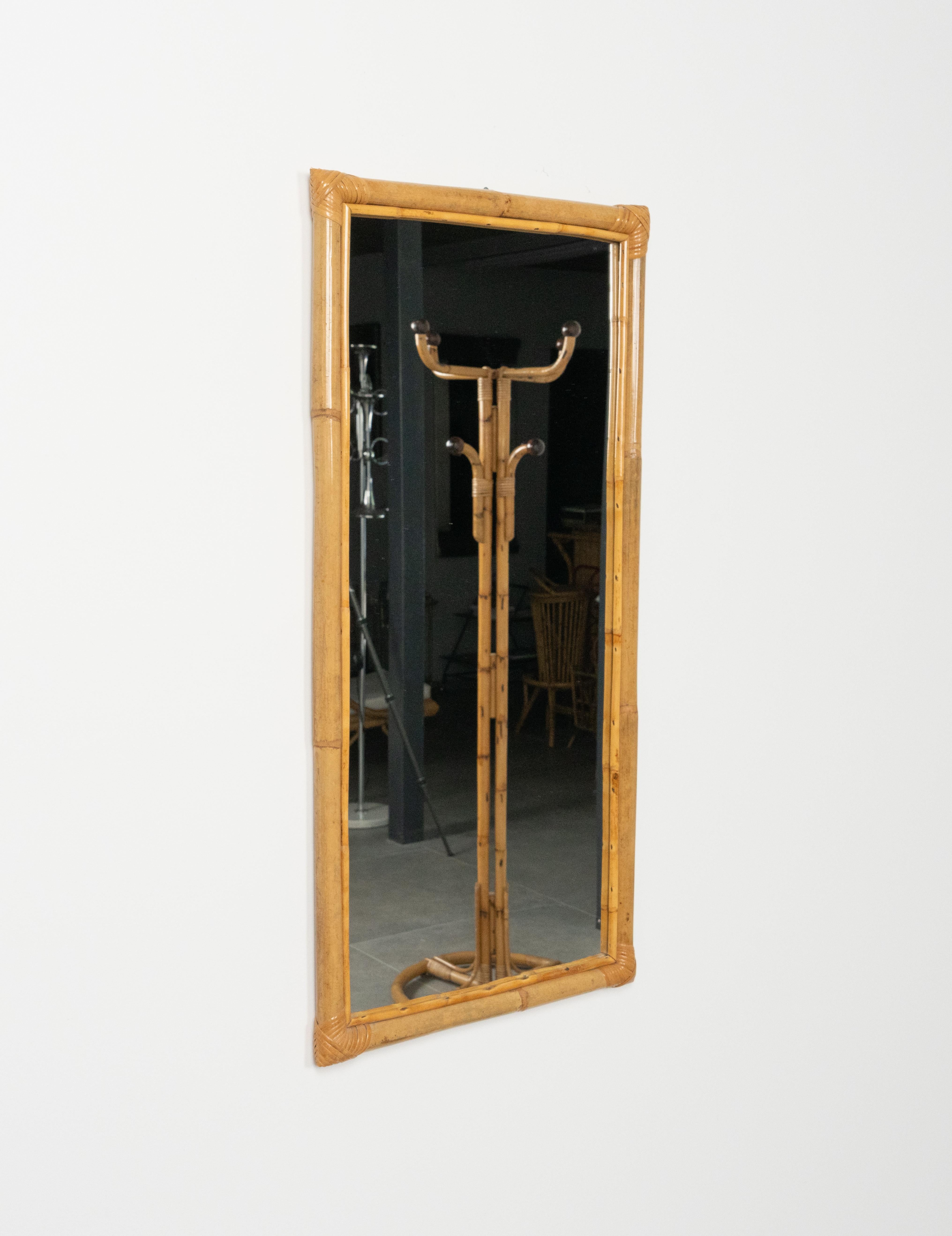 Midcentury Rectangular Wall Mirror in Rattan and Bamboo, Italy 1970s For Sale 1