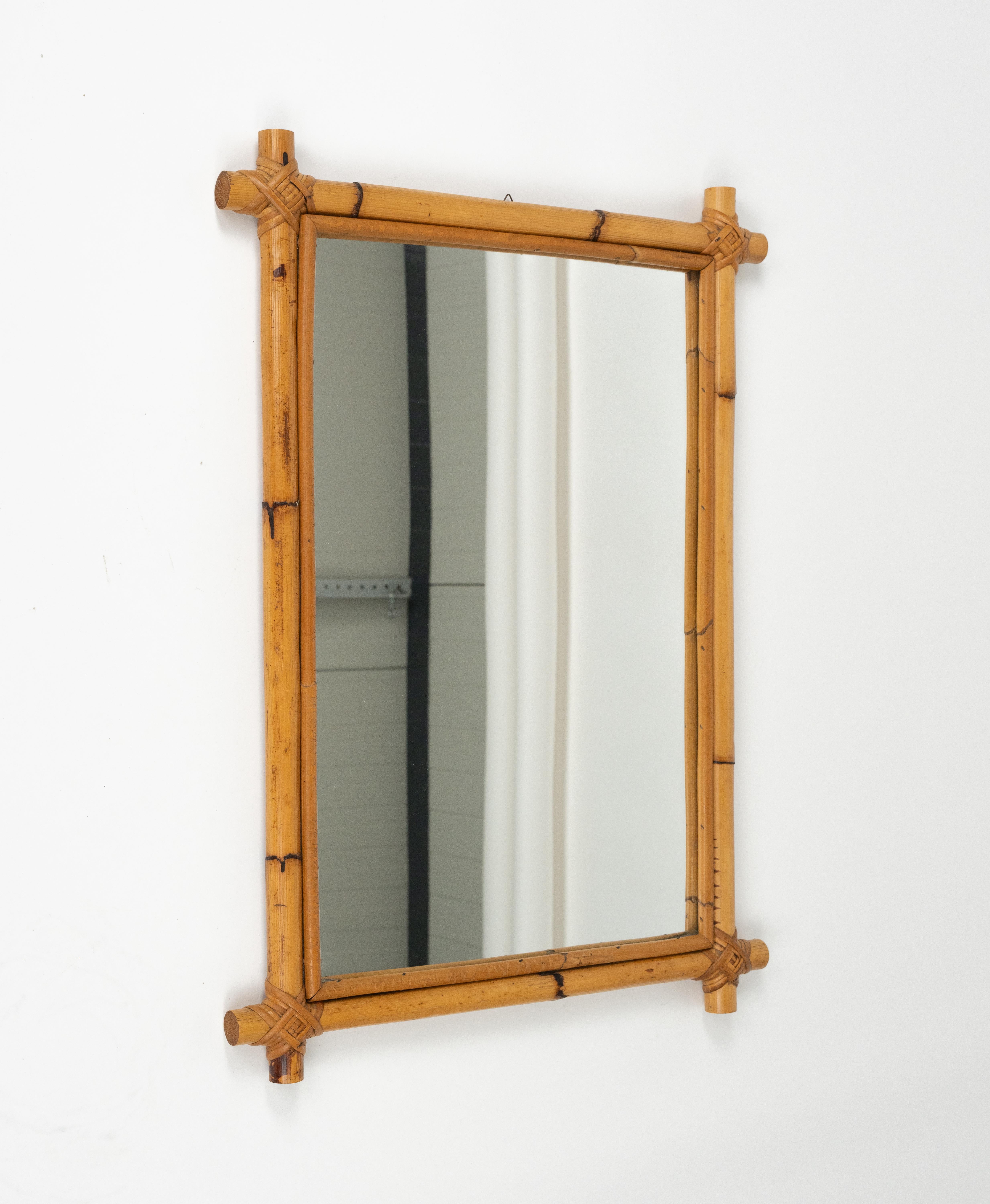 Espejo de pared rectangular de ratán y bambú de mediados de siglo, Italia Años 70 en venta 1