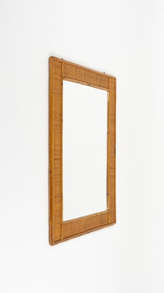 Espejo de pared rectangular de ratán y mimbre de mediados de siglo, Italia Años 70