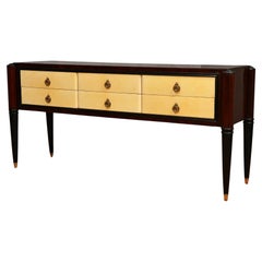 Cómoda rectangular de estilo italiano de mediados de siglo en nogal y piel de cabra, 1950