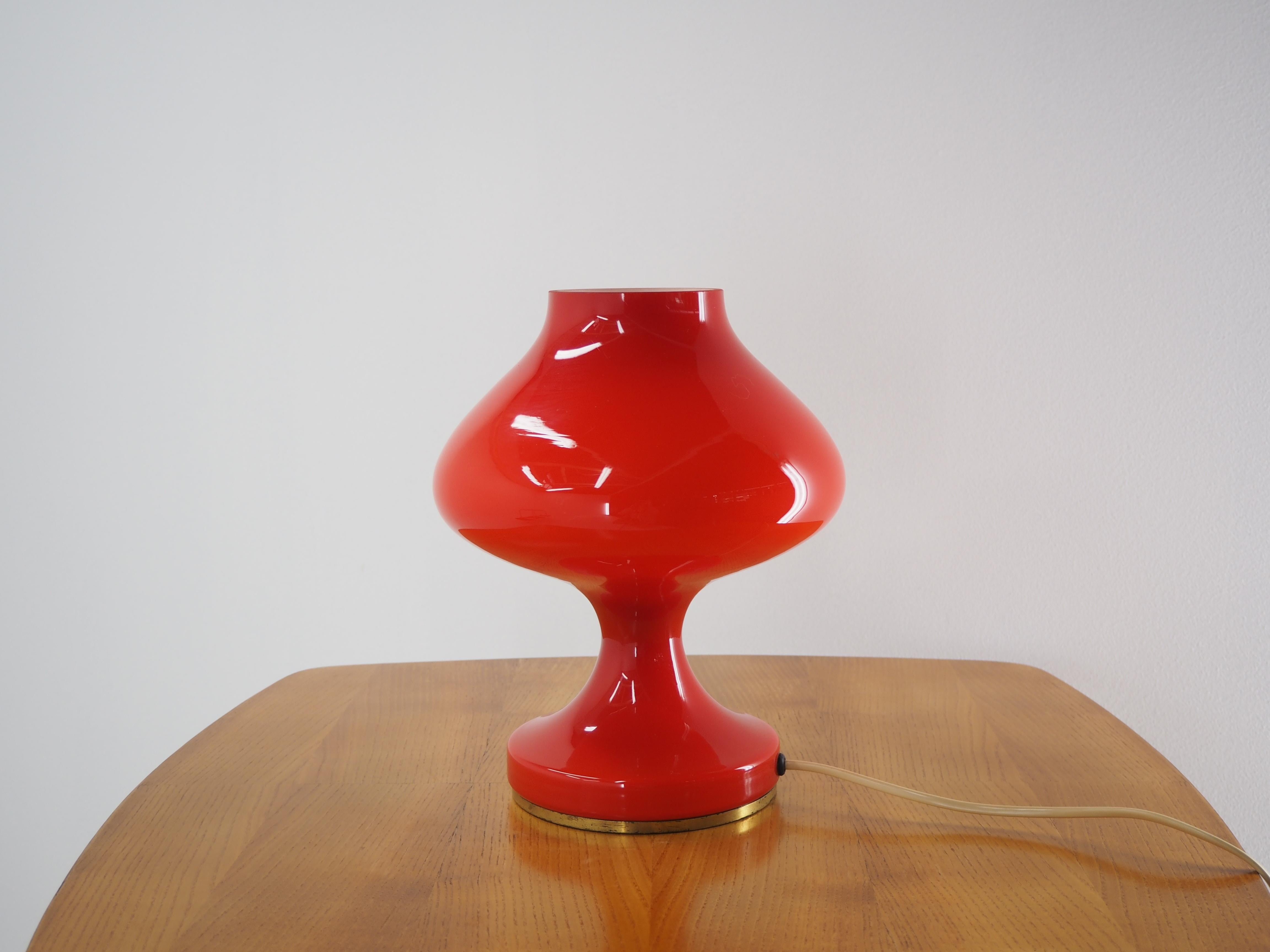 Midcentury Red All Glass Table Lamp by Stefan Tabery for OPP Jihlava, 1970s 1