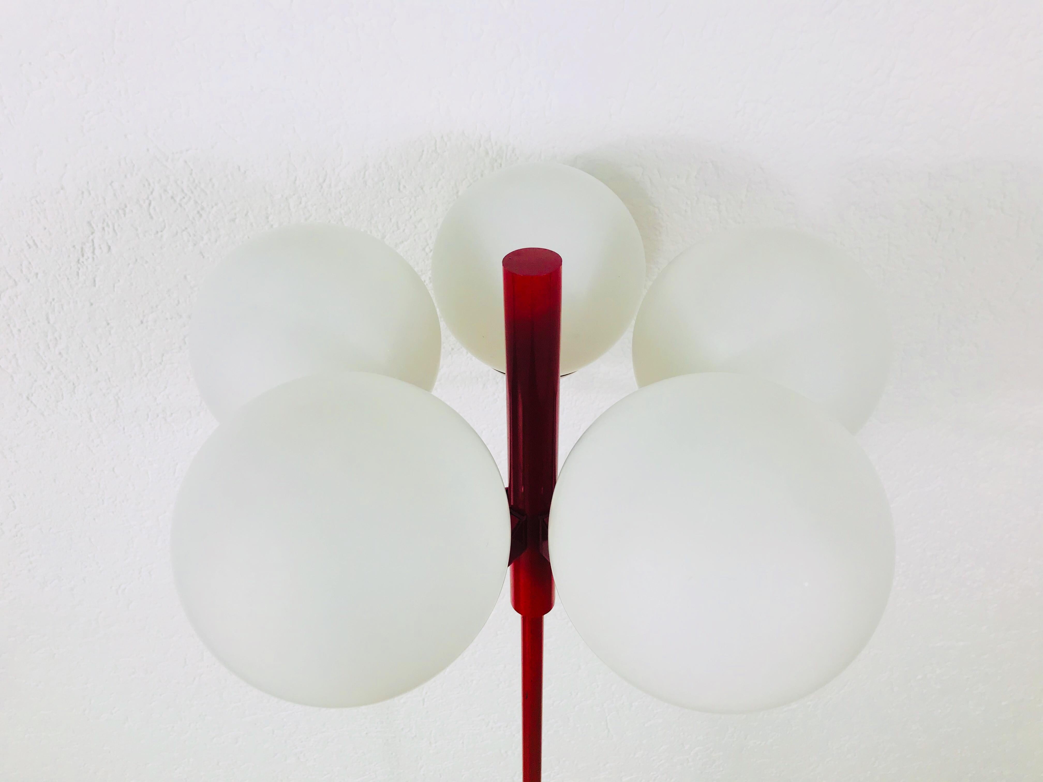 Midcentury Red and White 5-Arm Space Age Floor Lamp Attributed to Kaiser, 1960s In Good Condition For Sale In Hagenbach, DE