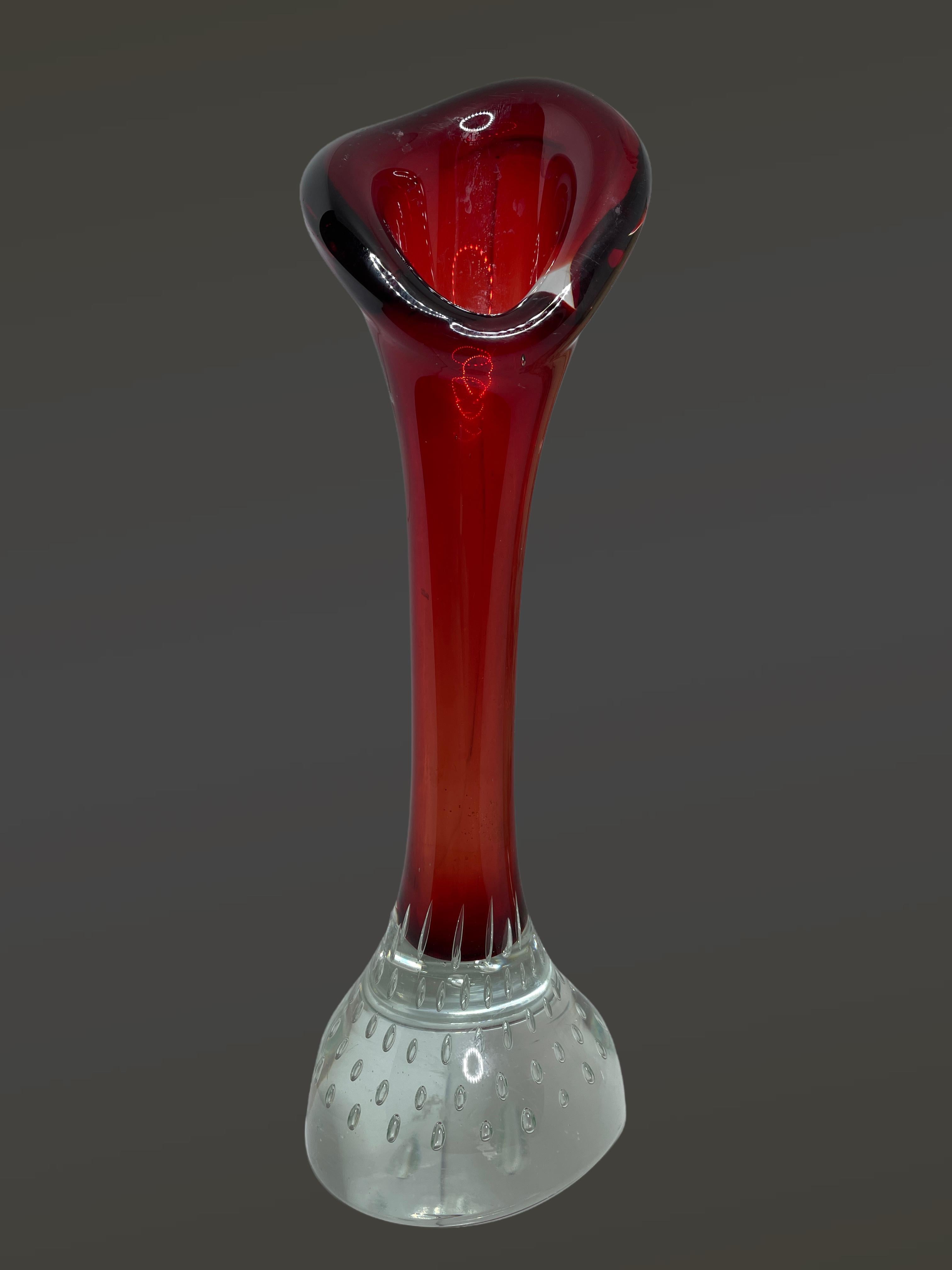 Beautiful hand blown Murano Red Bubble Italian art glass single-flower vase. Created by the Seguso Company. A beautiful piece of art glass for any room.
