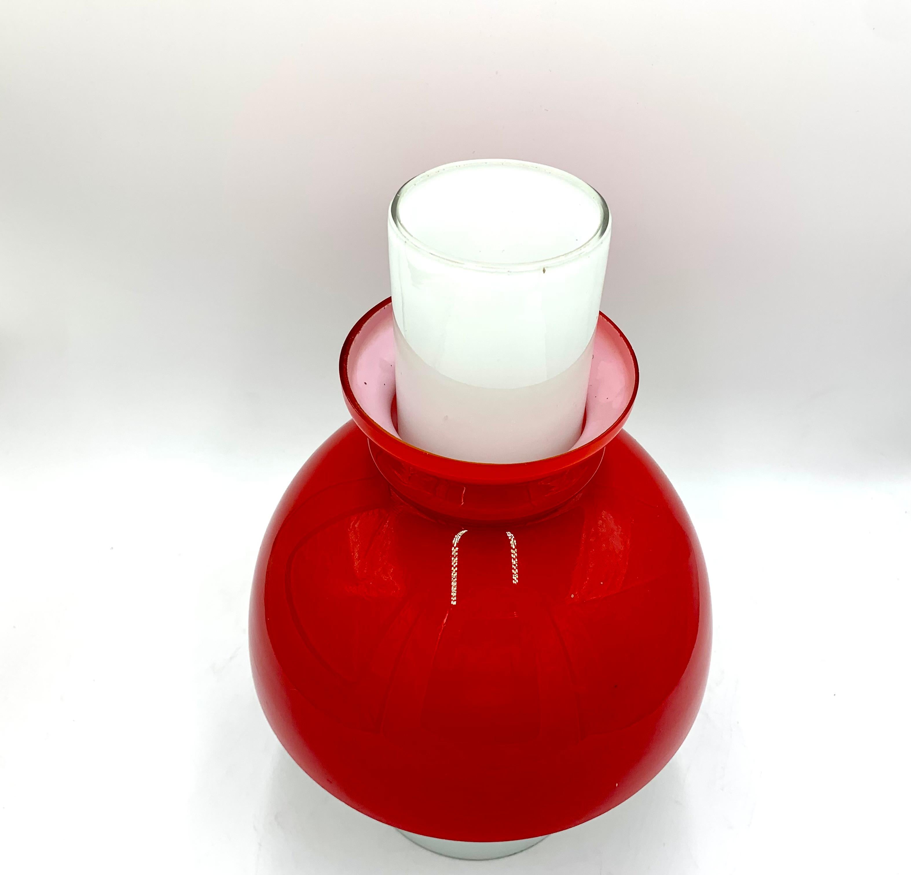 Midcentury Red Glass Table Lamp, Czech Republic, 1960s For Sale 1