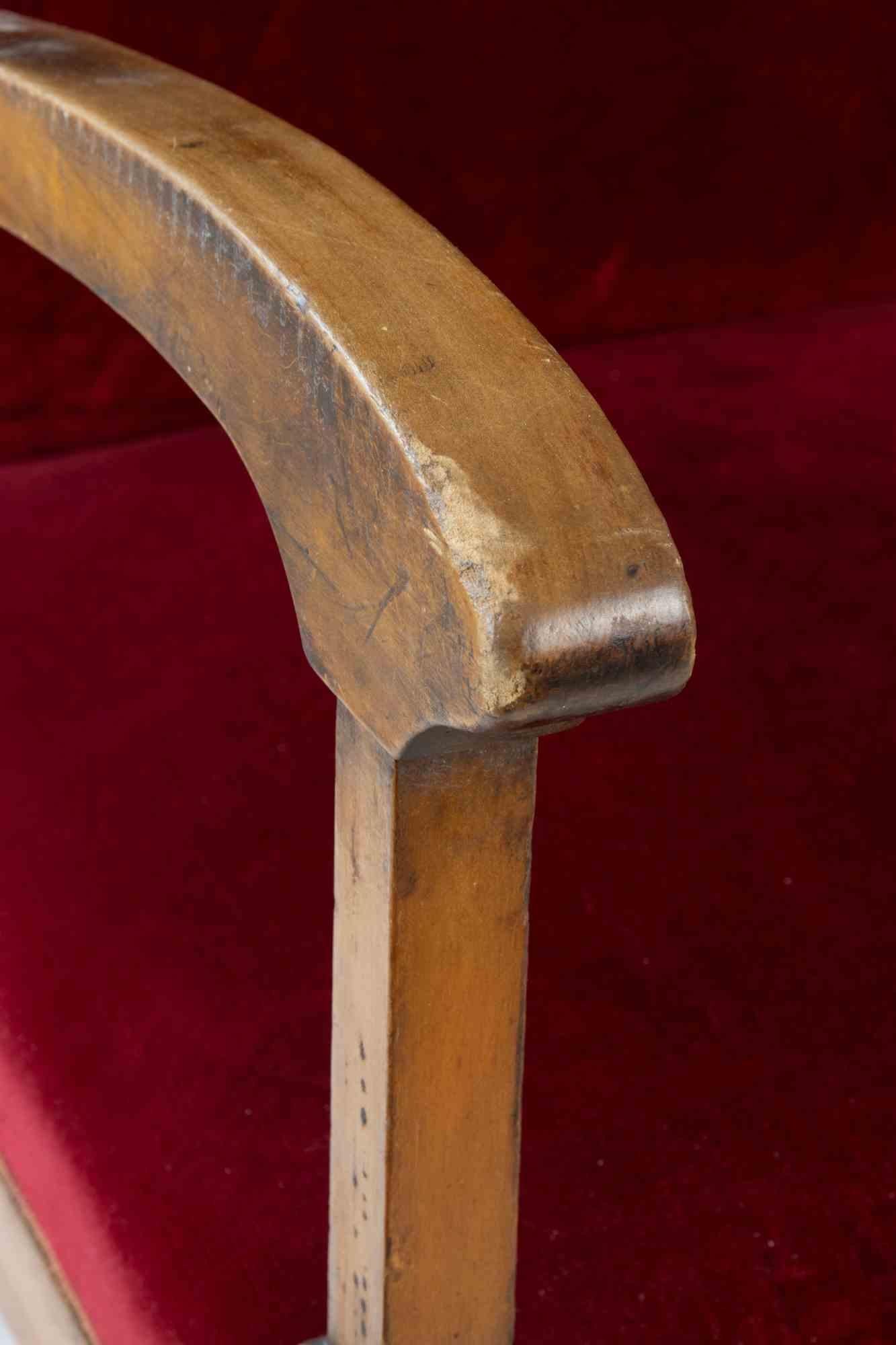 Sofá de terciopelo rojo de mediados de siglo, Italia Mediados del siglo XX Italiano en venta