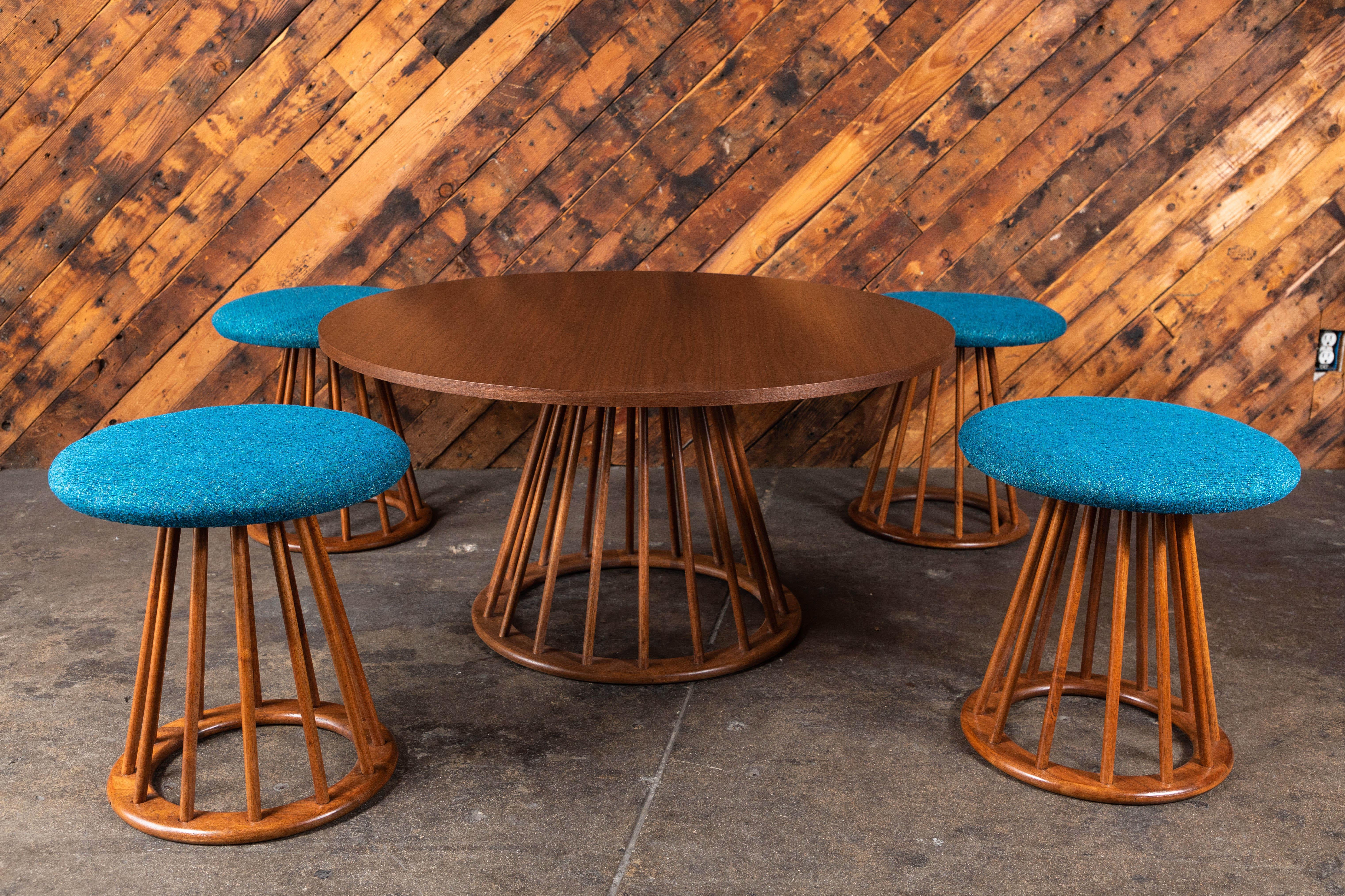 Midcentury Refinished Walnut Game Table with Four Spindle Base Stools, Arthur Um For Sale 1