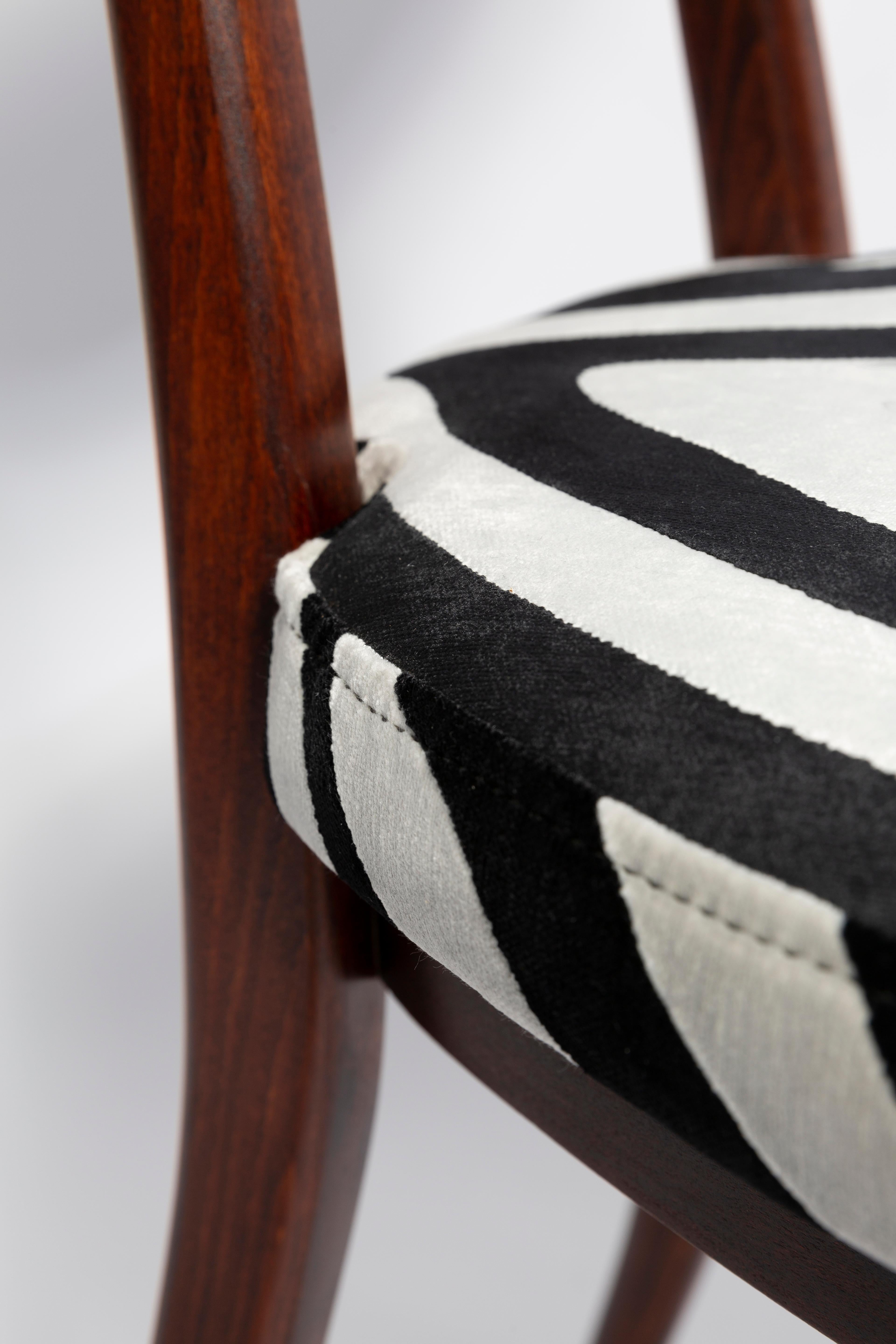 Hand-Crafted Midcentury Regency Zebra Black and White Heart Chair, Poland, 1960s For Sale