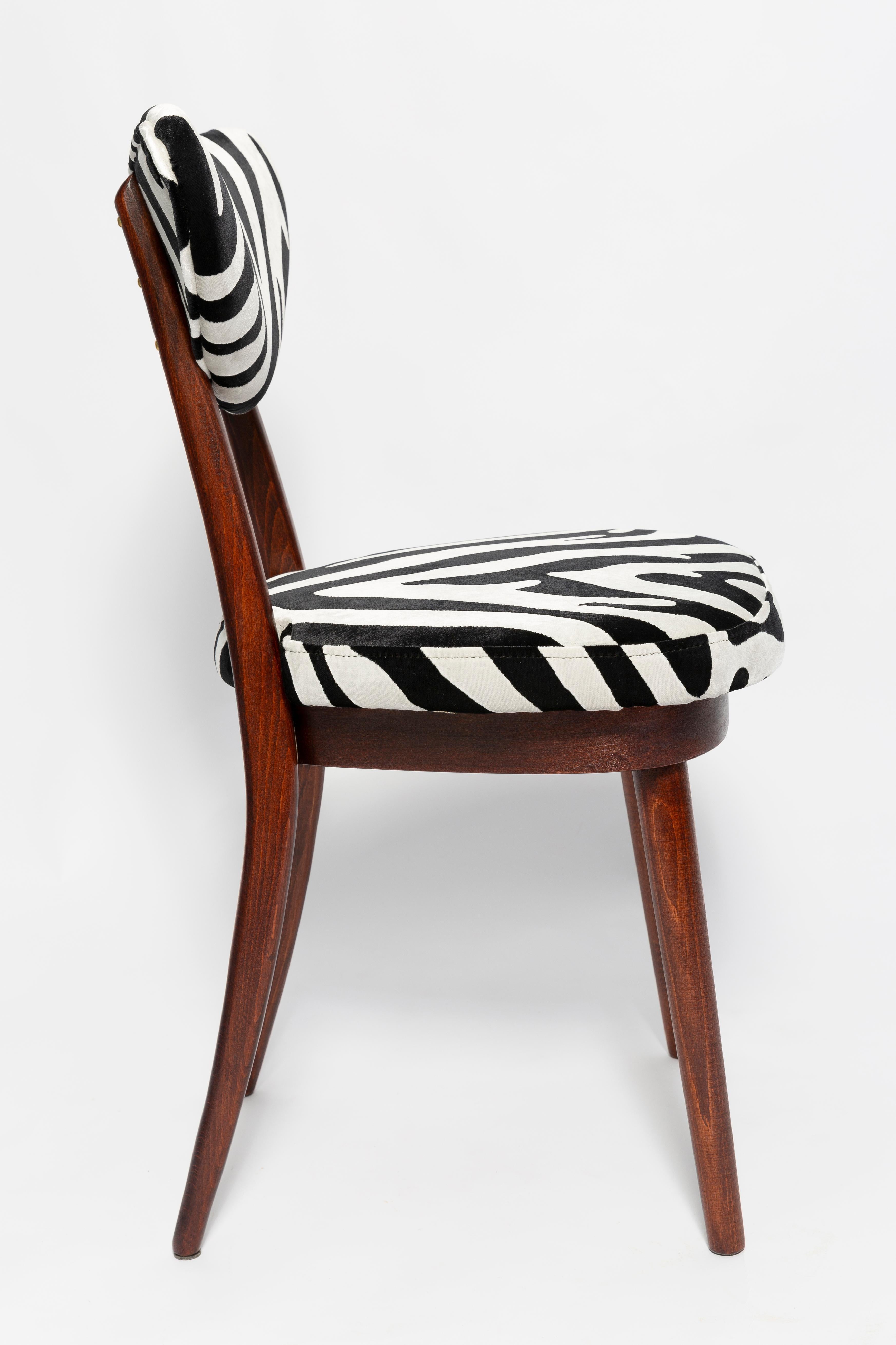Midcentury Regency Zebra Black and White Heart Chair, Poland, 1960s In Excellent Condition For Sale In 05-080 Hornowek, PL