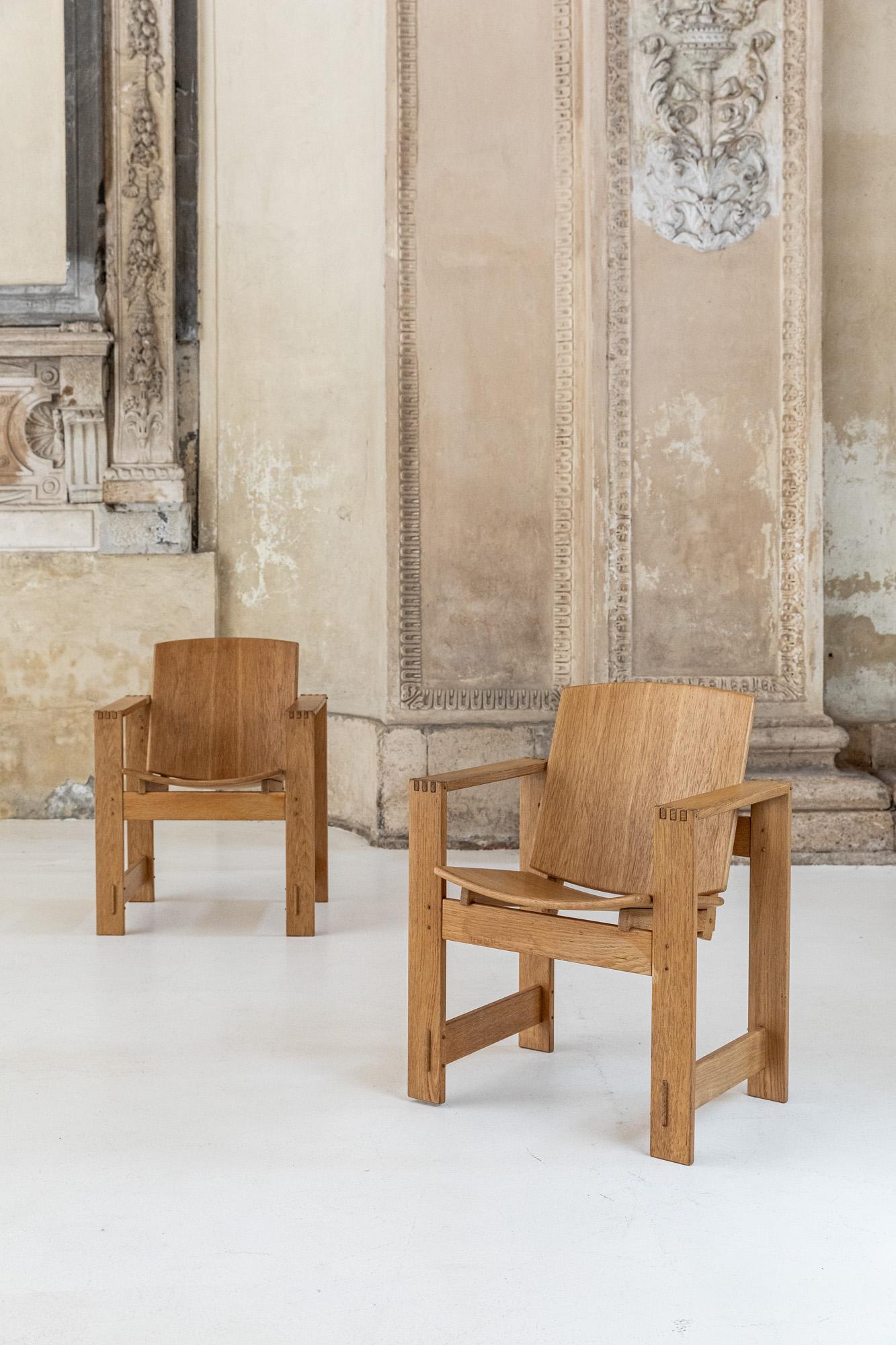 Pair of two chairs model 